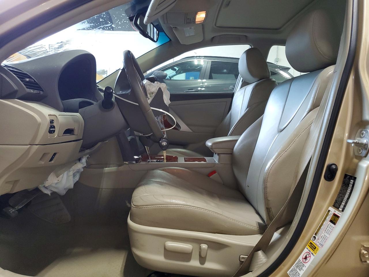 2010 Toyota Camry Xle Gold vin: 4T4BF3EK9AR077643