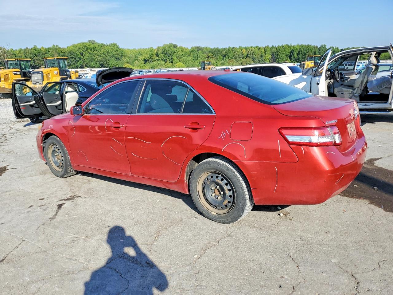 2011 Toyota Camry Le Red vin: 4T4BF3EK9BR092113