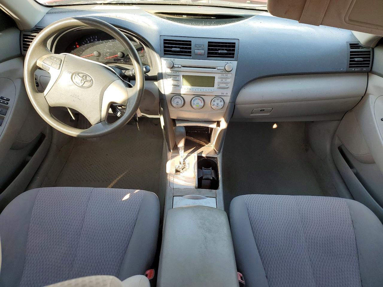 2011 Toyota Camry Le Red vin: 4T4BF3EK9BR092113