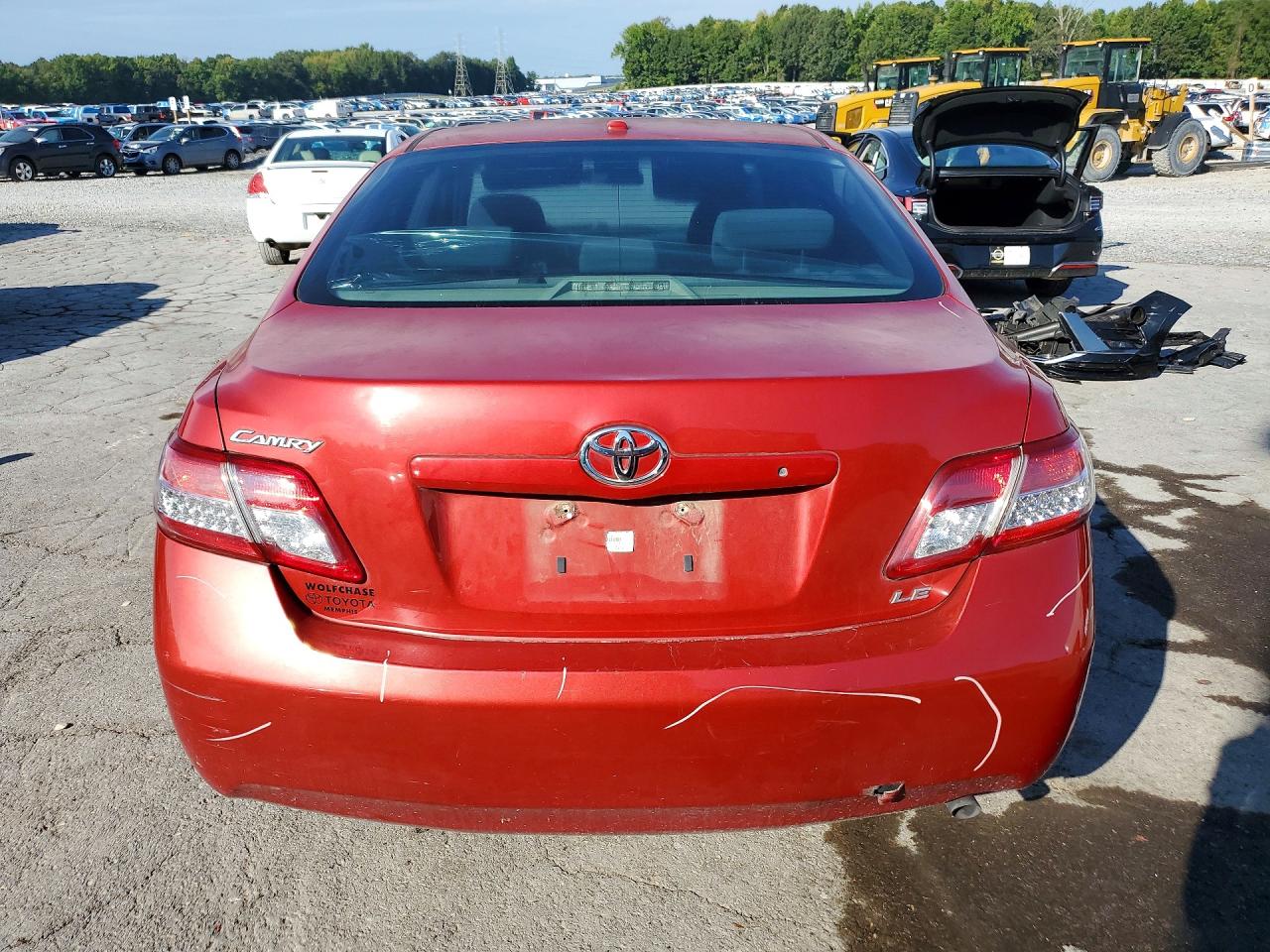 2011 Toyota Camry Le Red vin: 4T4BF3EK9BR092113