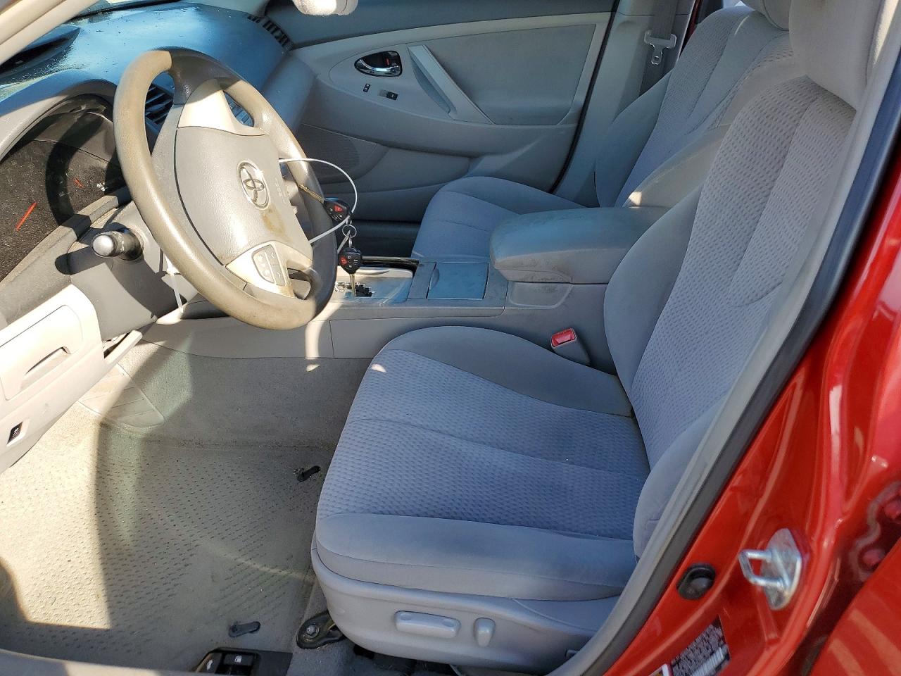 2011 Toyota Camry Le Red vin: 4T4BF3EK9BR092113
