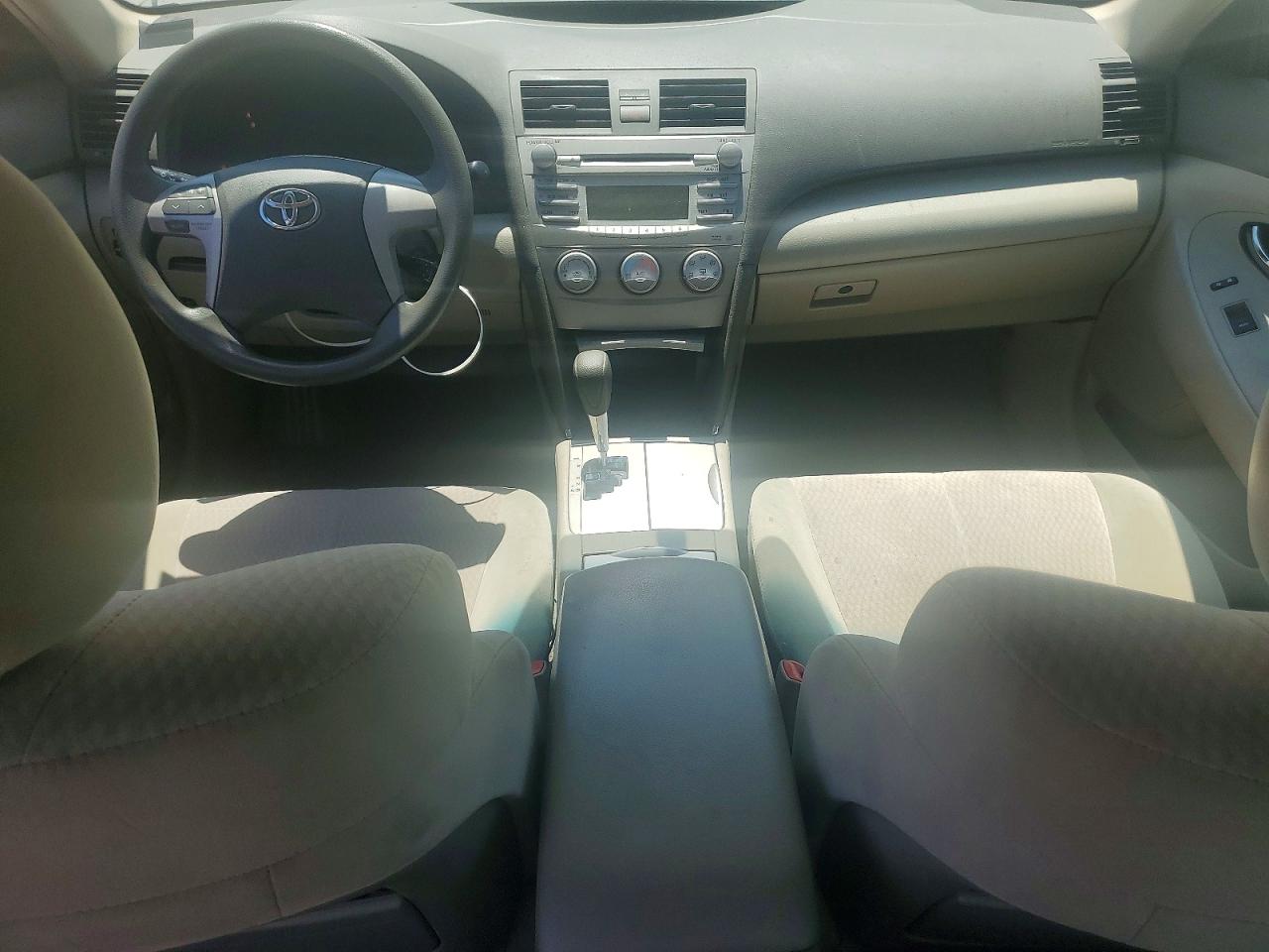 2011 Toyota Camry Le Gold vin: 4T4BF3EK9BR092483