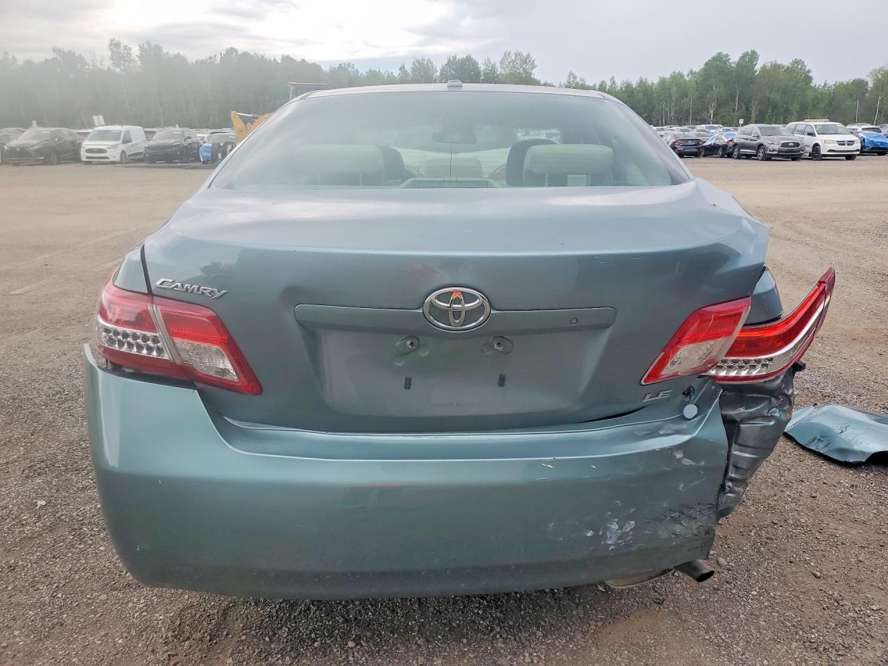 2011 Toyota Camry Le Green vin: 4T4BF3EK9BR094279