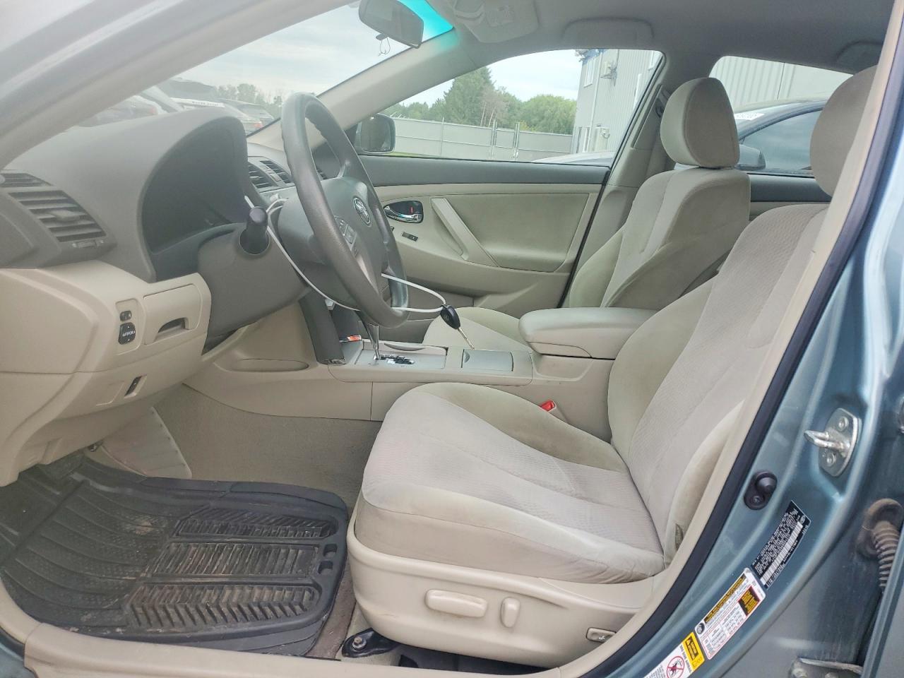 2011 Toyota Camry Le Green vin: 4T4BF3EK9BR094279