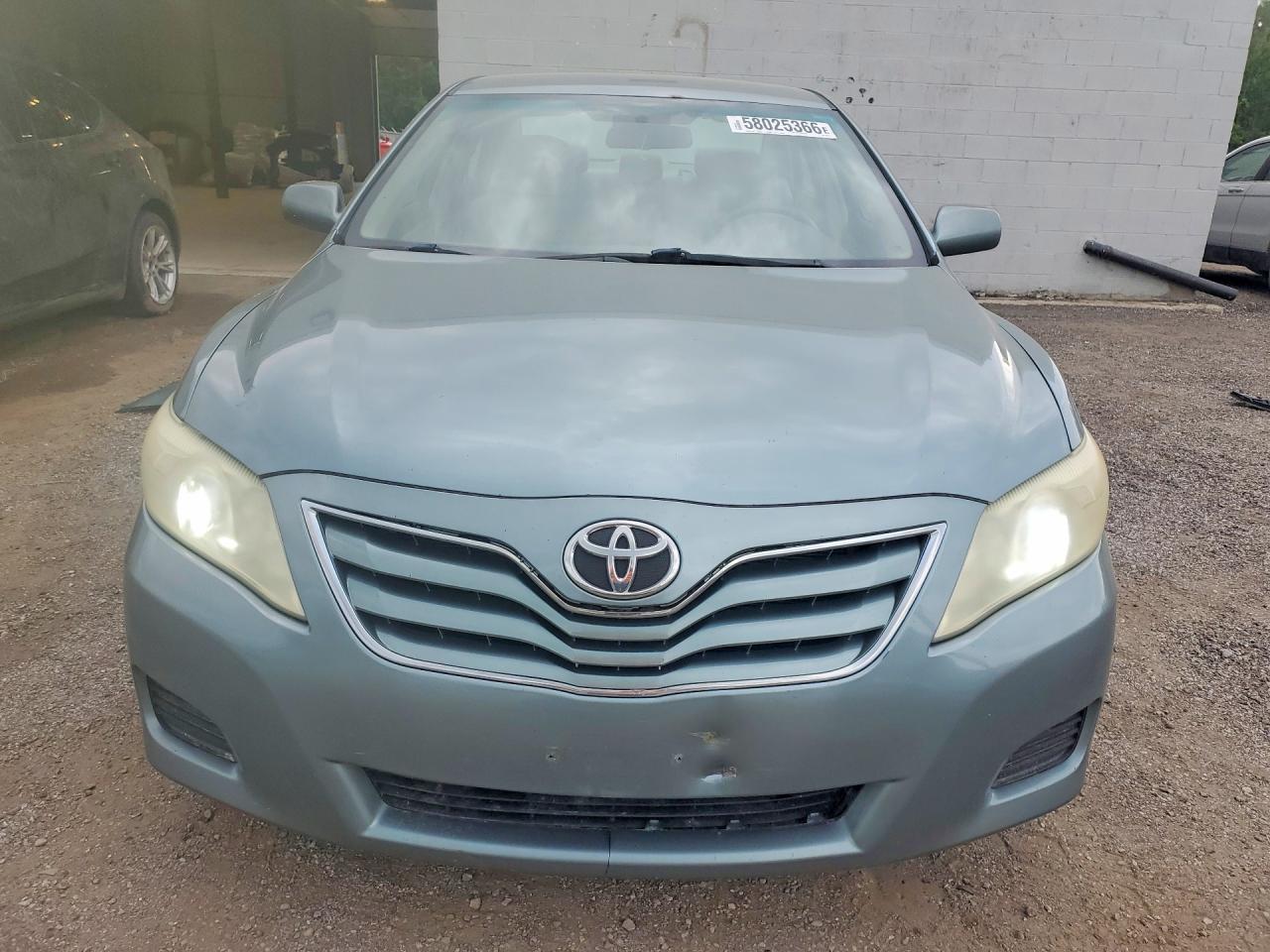 2011 Toyota Camry Le Green vin: 4T4BF3EK9BR094279