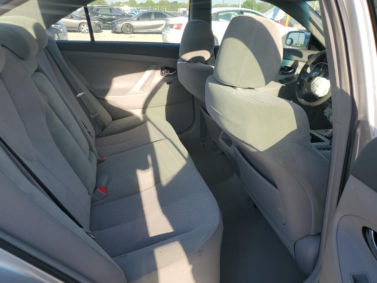 2011 Toyota Camry Le Silver vin: 4T4BF3EK9BR098803