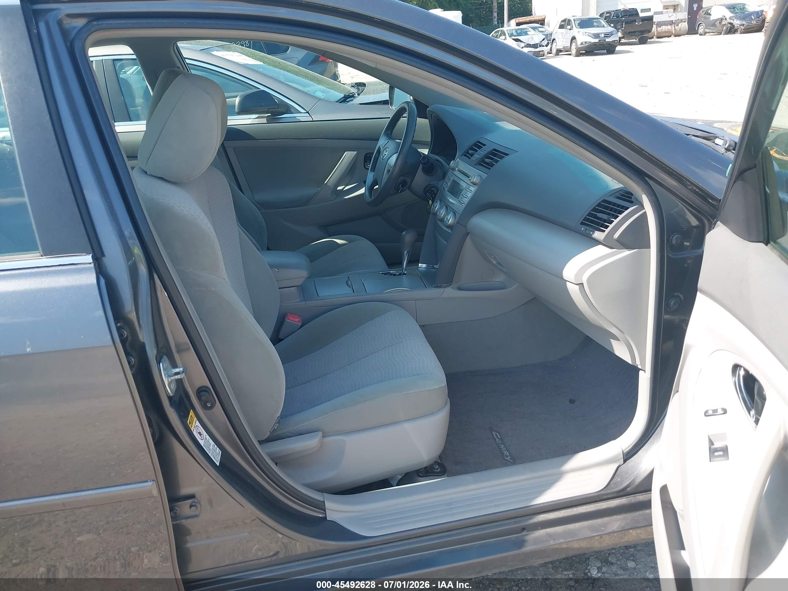 2011 Toyota Camry Le Gray vin: 4T4BF3EK9BR103417
