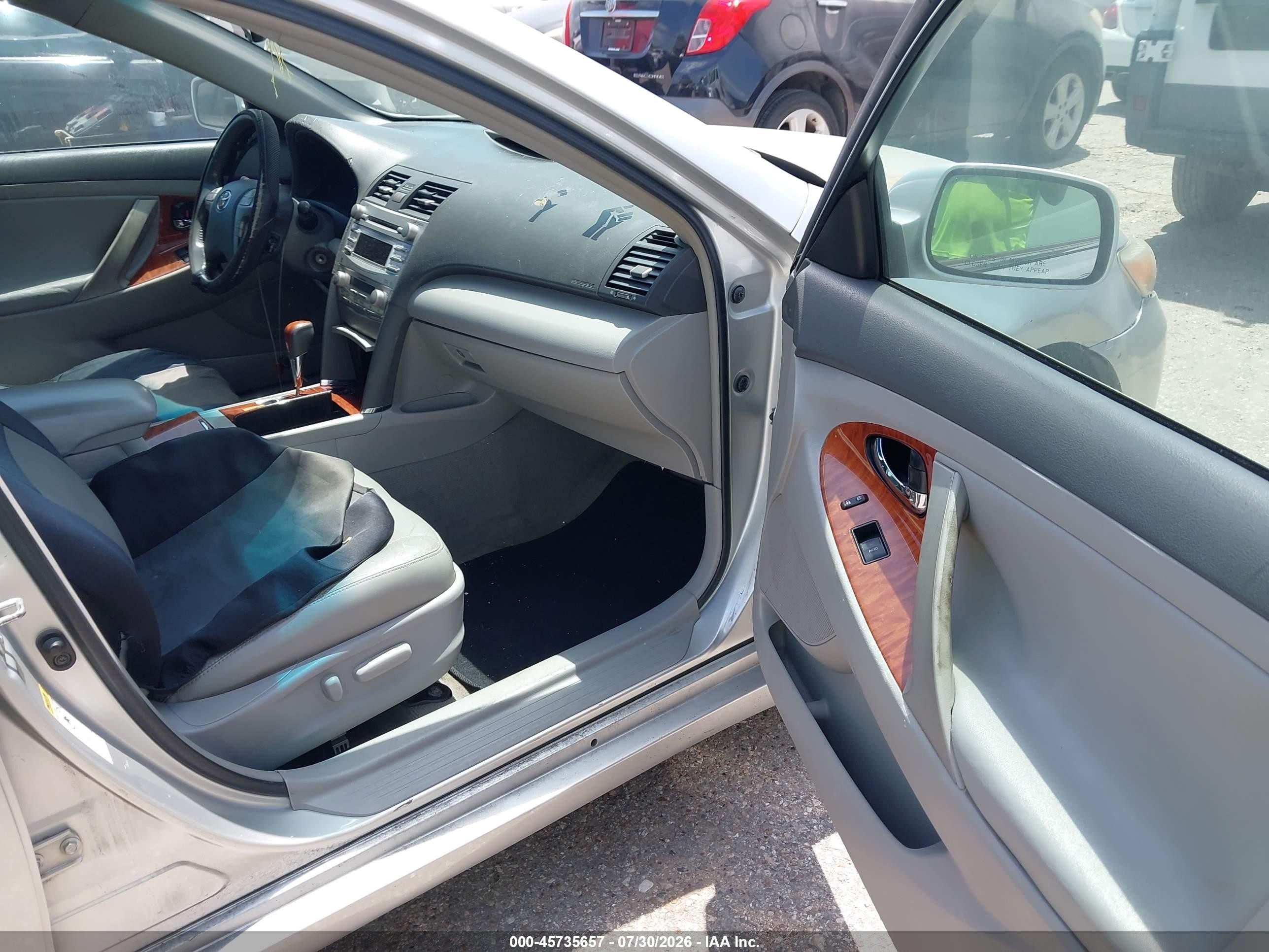 2011 Toyota Camry Xle Silver vin: 4T4BF3EK9BR108570