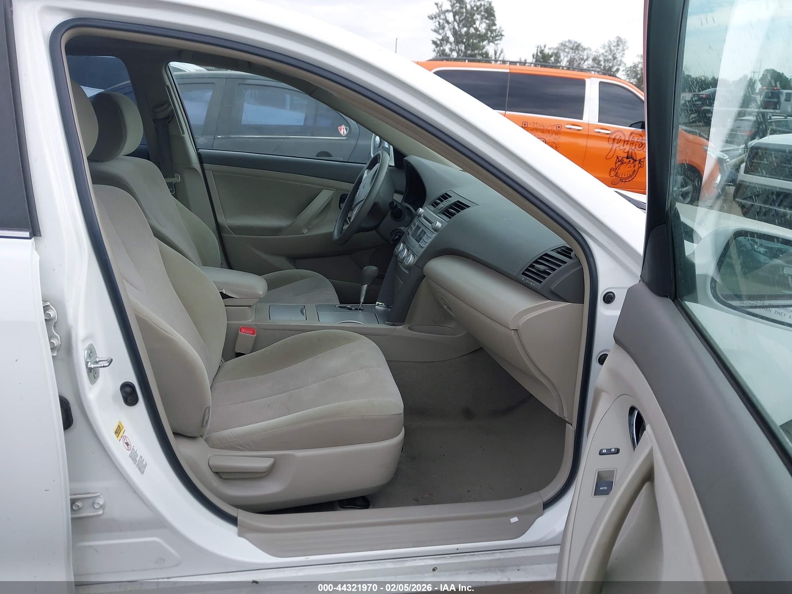 2011 Toyota Camry Le White vin: 4T4BF3EK9BR111565
