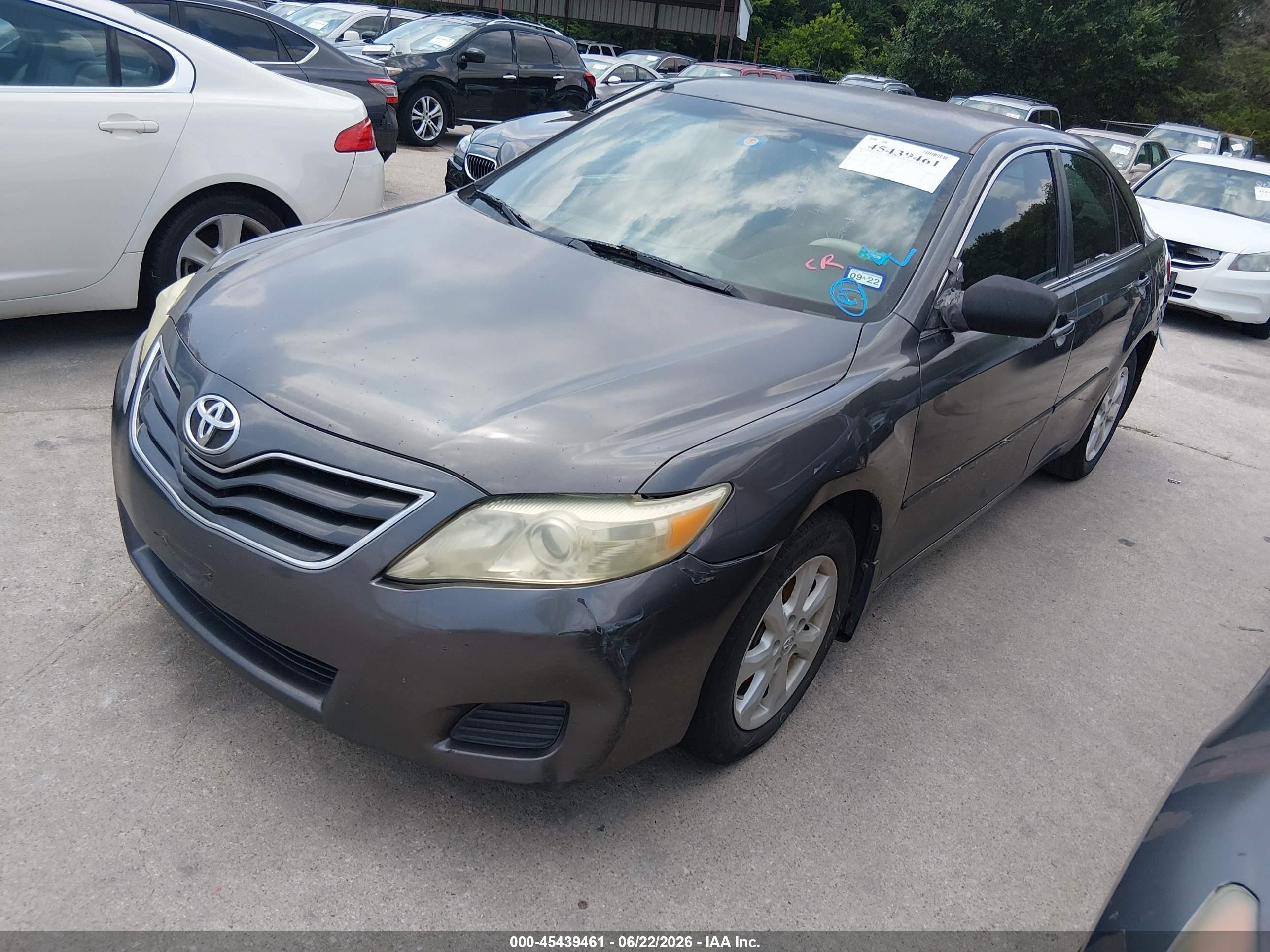 2011 Toyota Camry Le Gray vin: 4T4BF3EK9BR119021