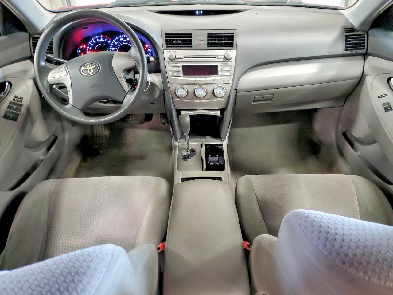 2011 Toyota Camry Le Red vin: 4T4BF3EK9BR132898