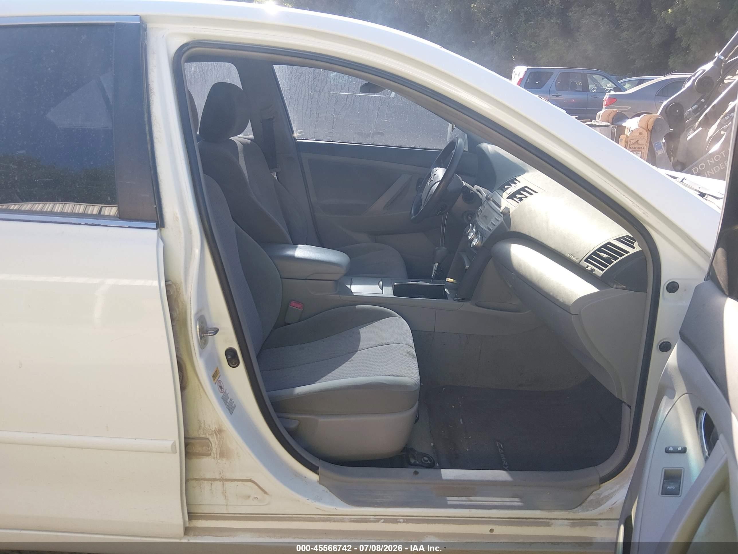 2011 Toyota Camry Le White vin: 4T4BF3EK9BR134070
