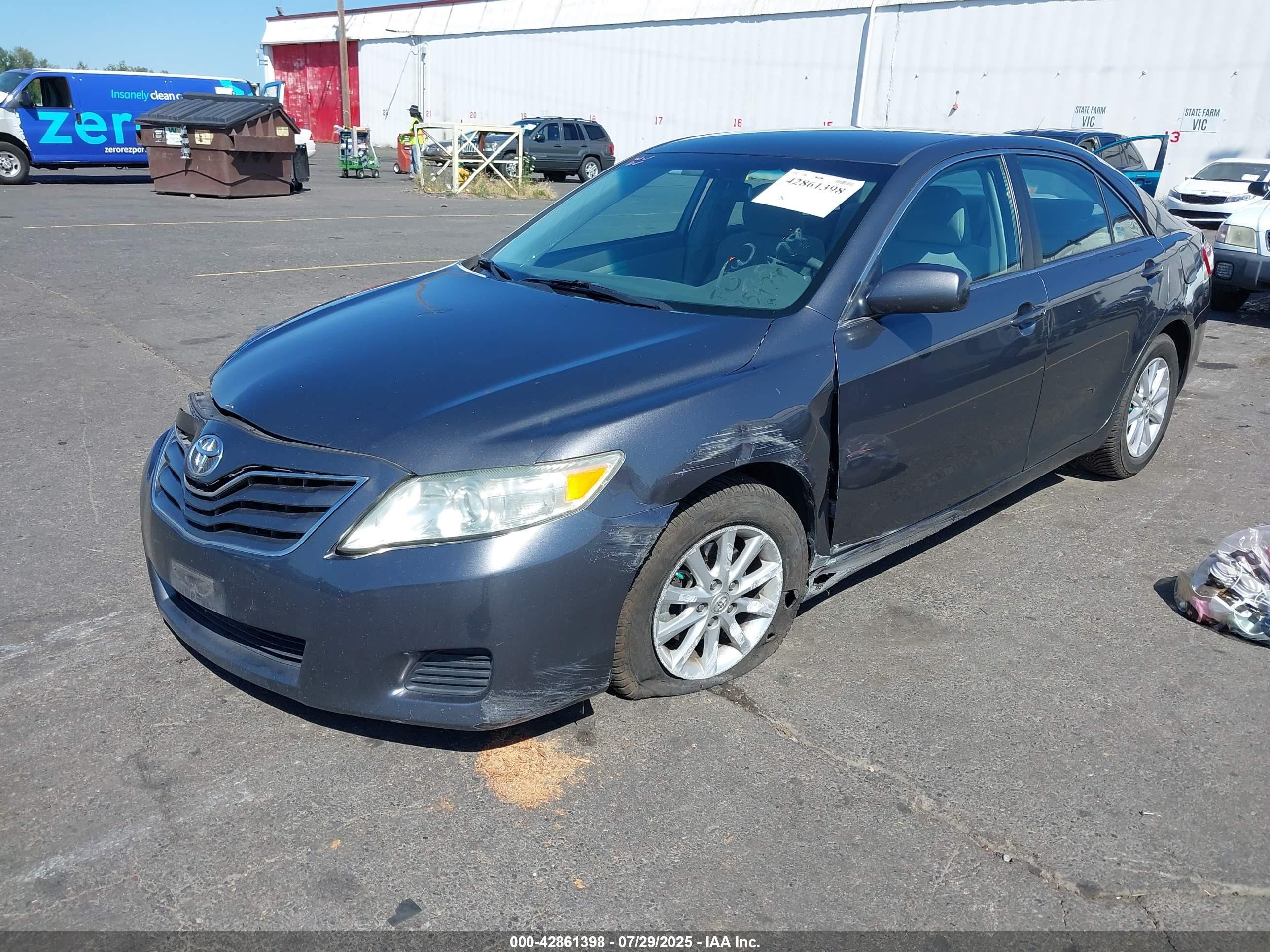 2011 Toyota Camry Le Gray vin: 4T4BF3EK9BR136160