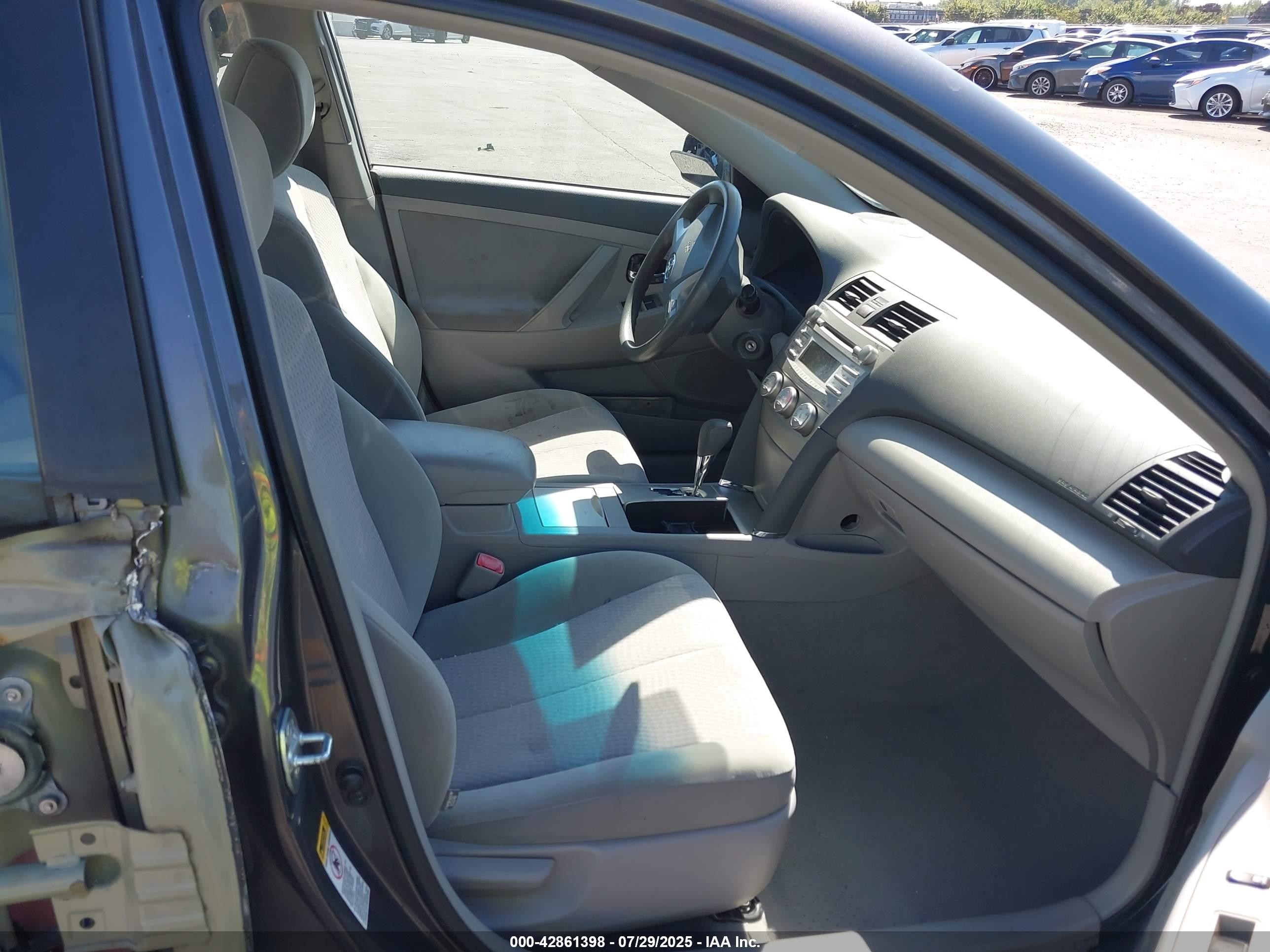 2011 Toyota Camry Le Gray vin: 4T4BF3EK9BR136160