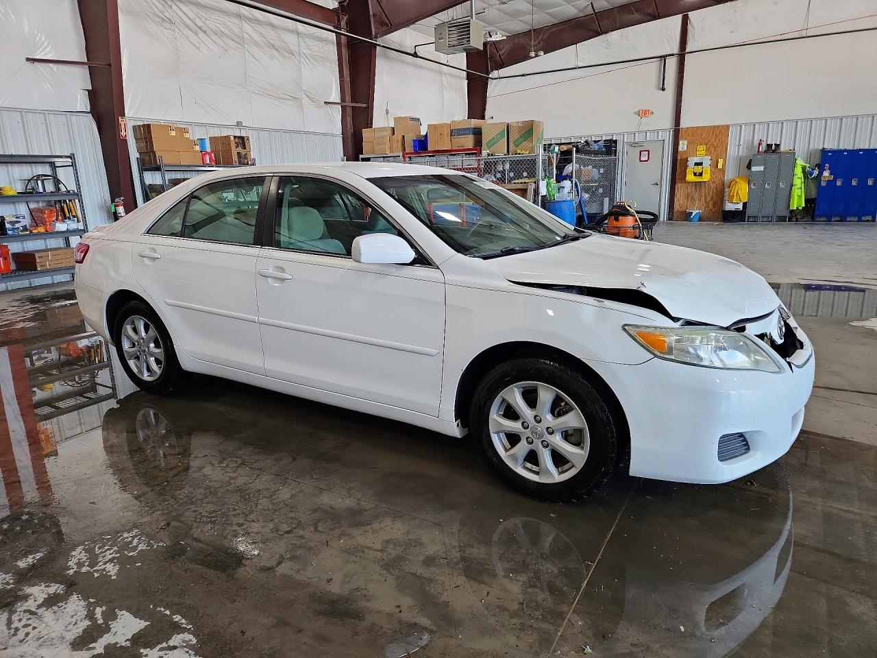 2011 Toyota Camry Le White vin: 4T4BF3EK9BR139978