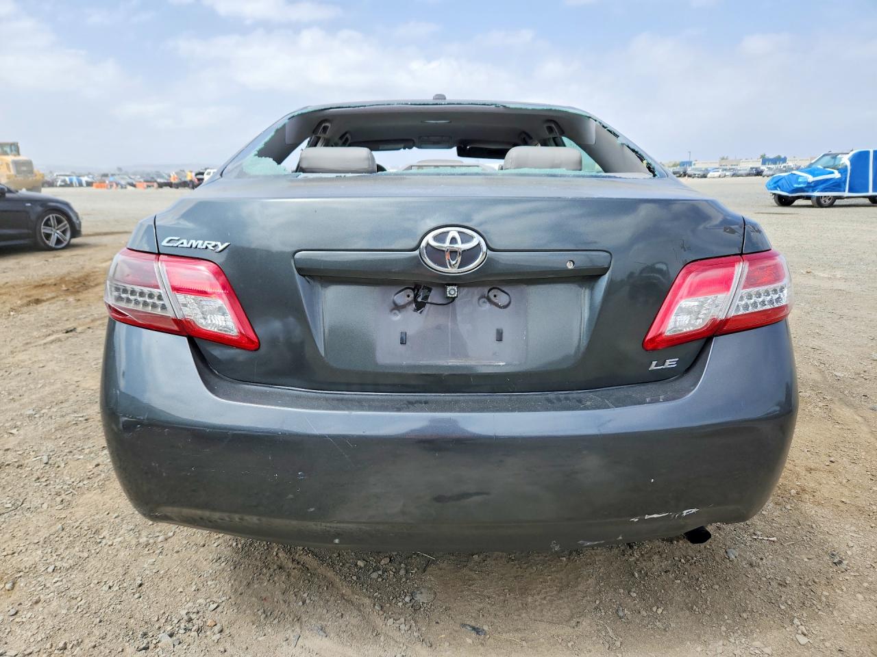 2011 Toyota Camry Le Charcoal vin: 4T4BF3EK9BR143660