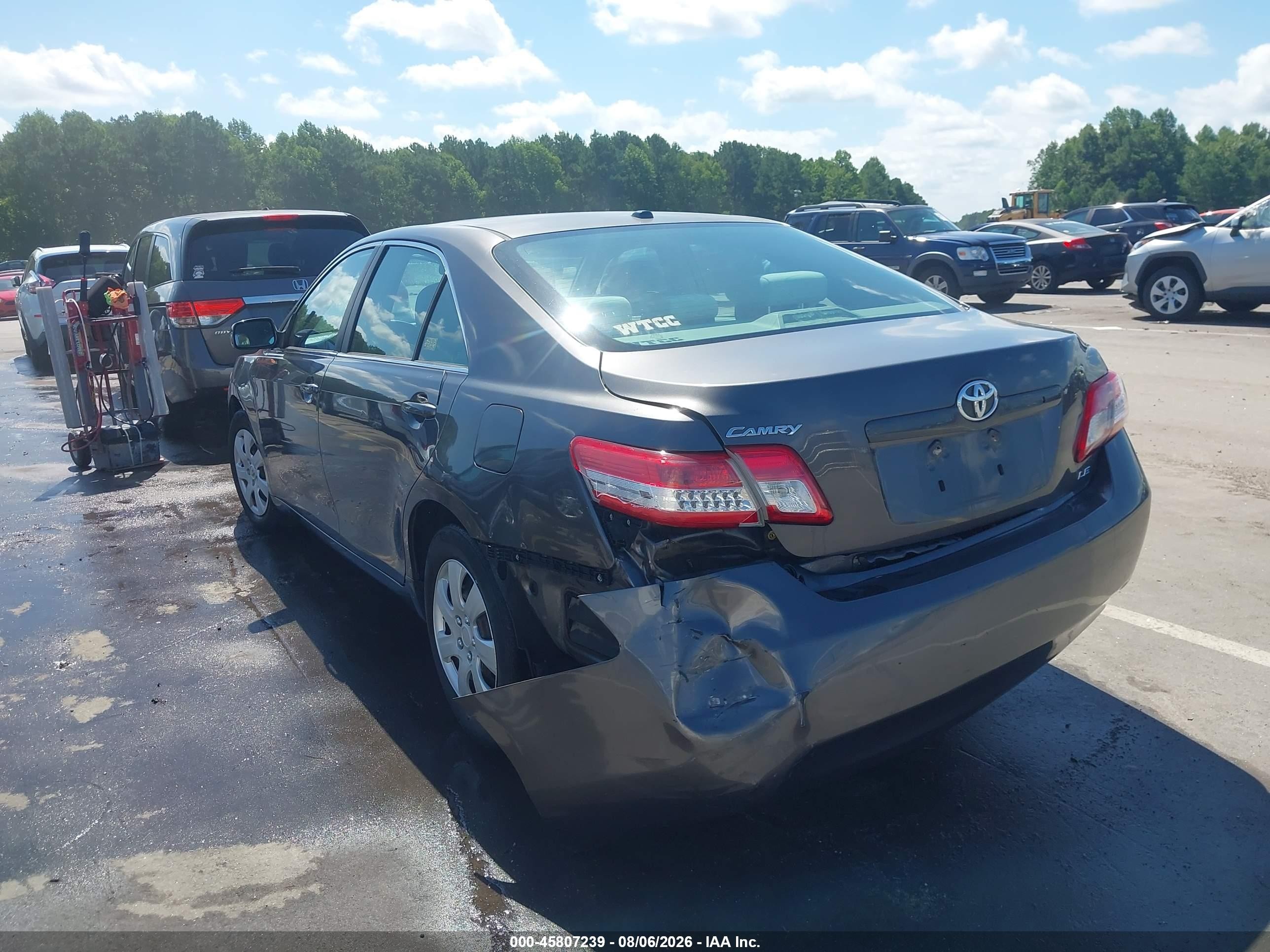 2011 Toyota Camry Le Gray vin: 4T4BF3EK9BR186525