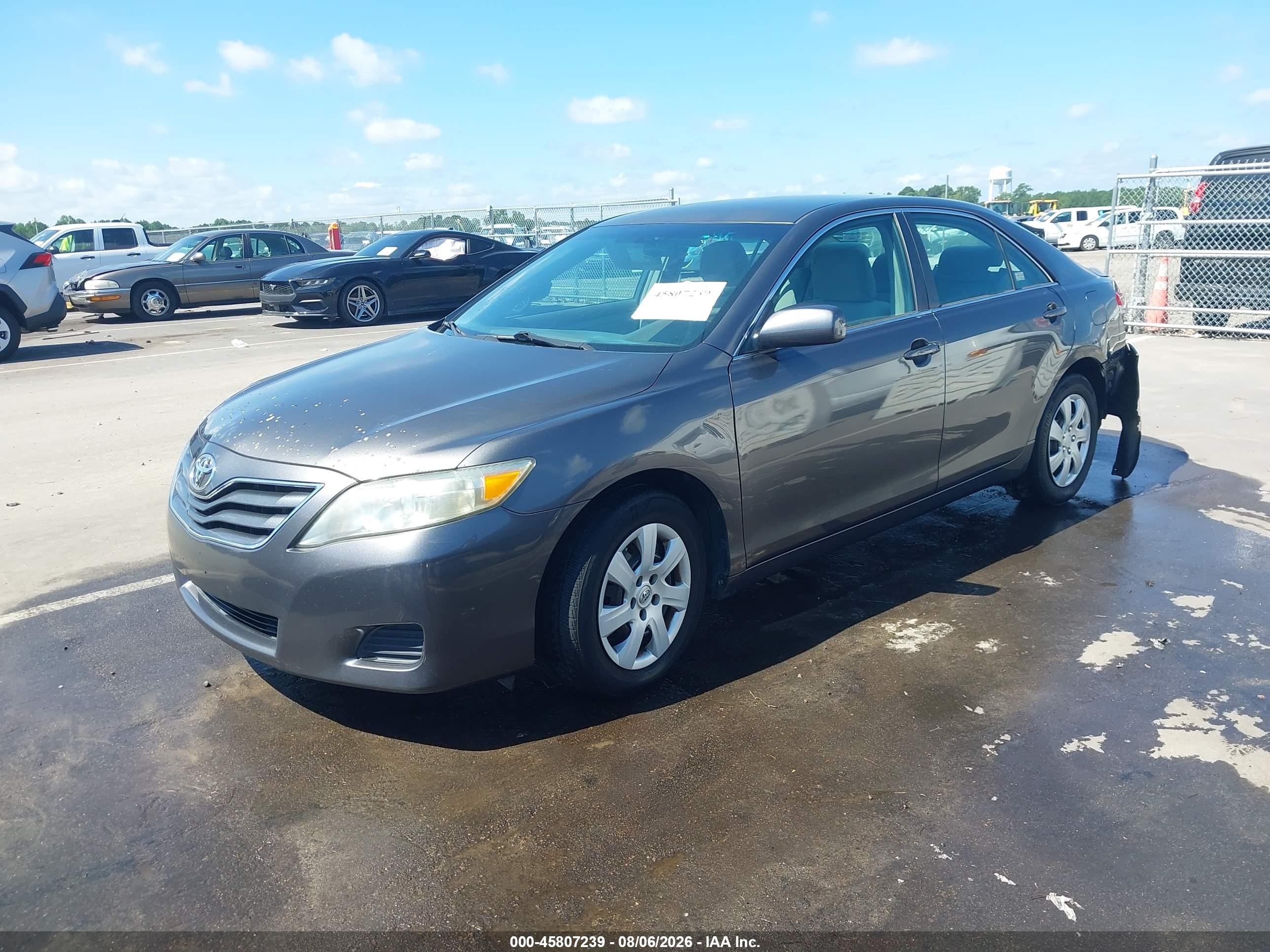2011 Toyota Camry Le Gray vin: 4T4BF3EK9BR186525