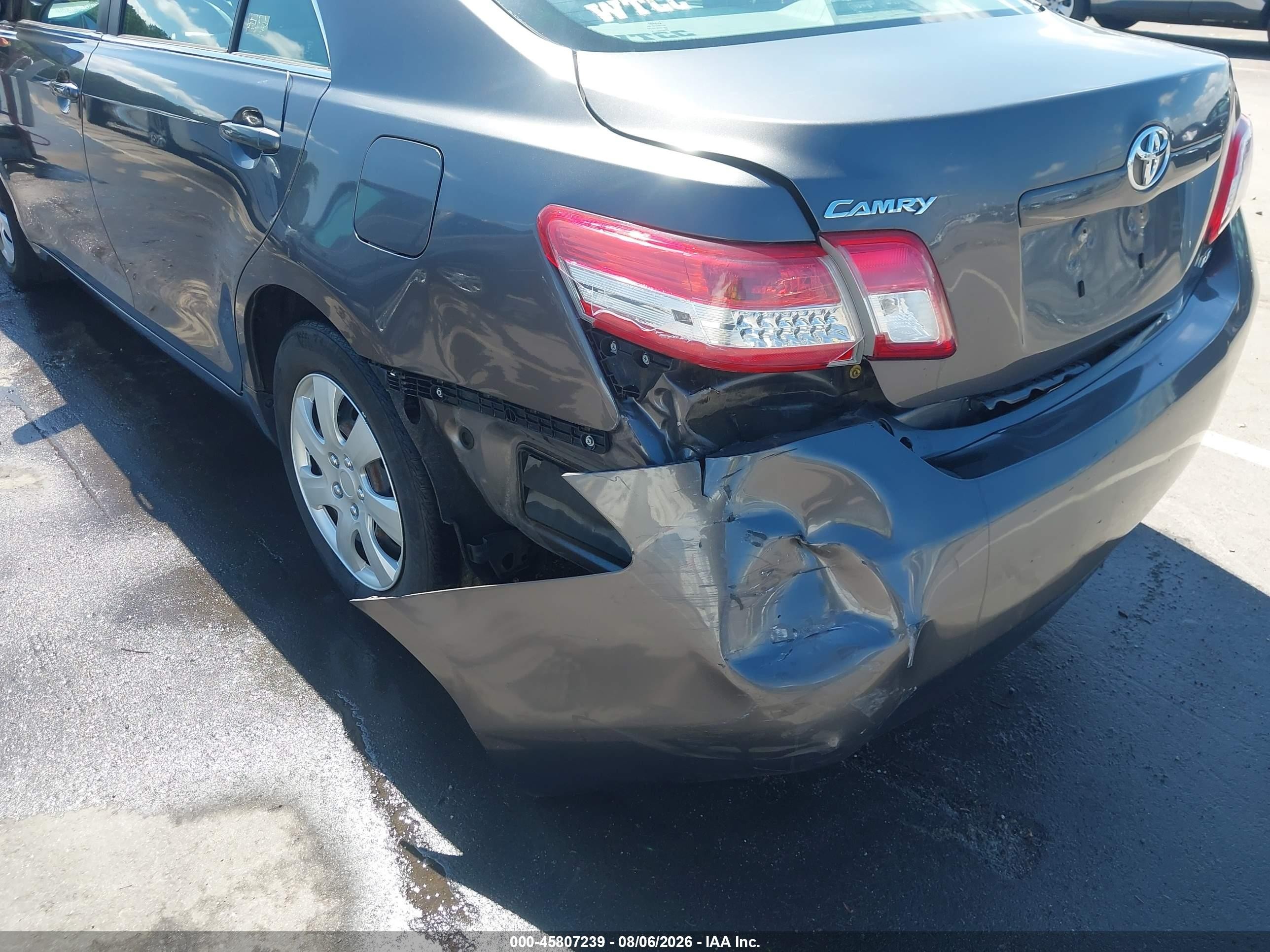 2011 Toyota Camry Le Gray vin: 4T4BF3EK9BR186525
