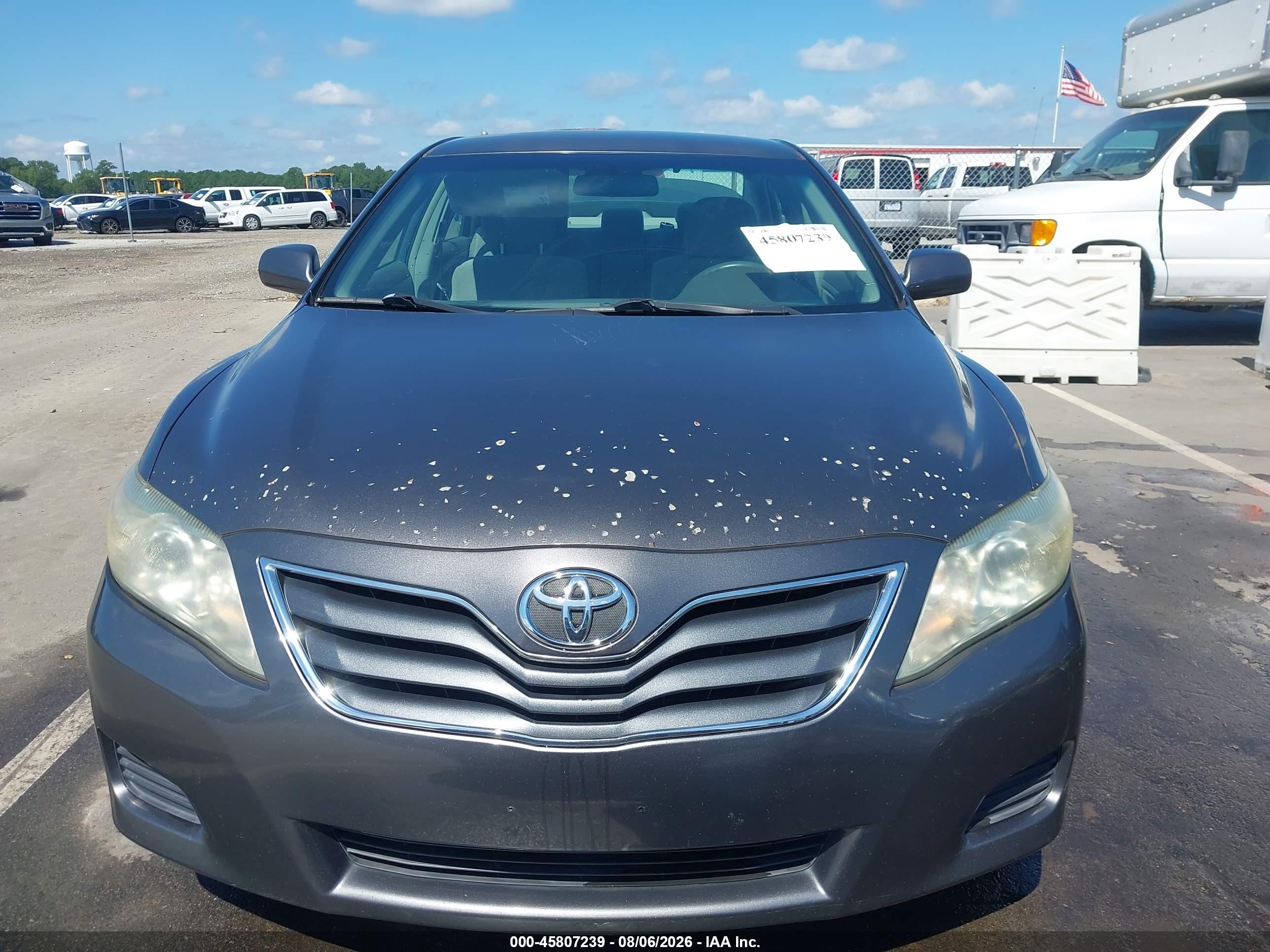2011 Toyota Camry Le Gray vin: 4T4BF3EK9BR186525