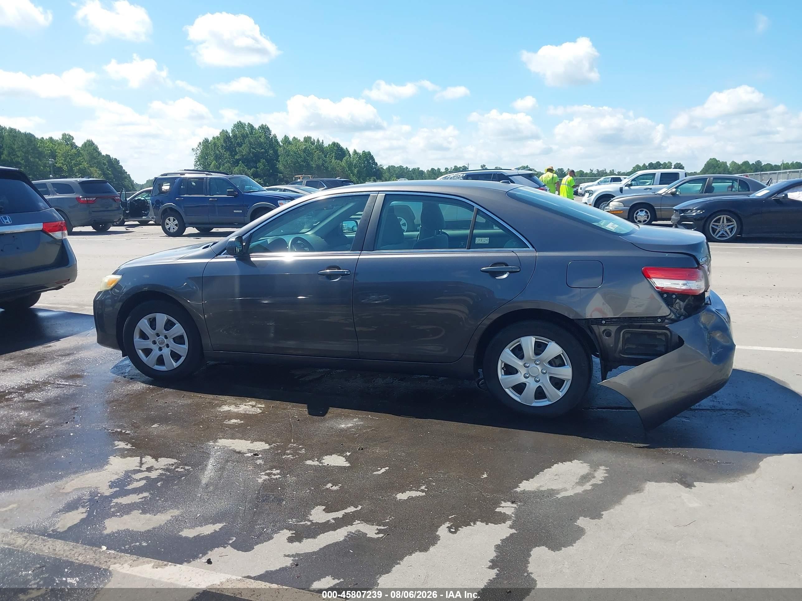 2011 Toyota Camry Le Gray vin: 4T4BF3EK9BR186525
