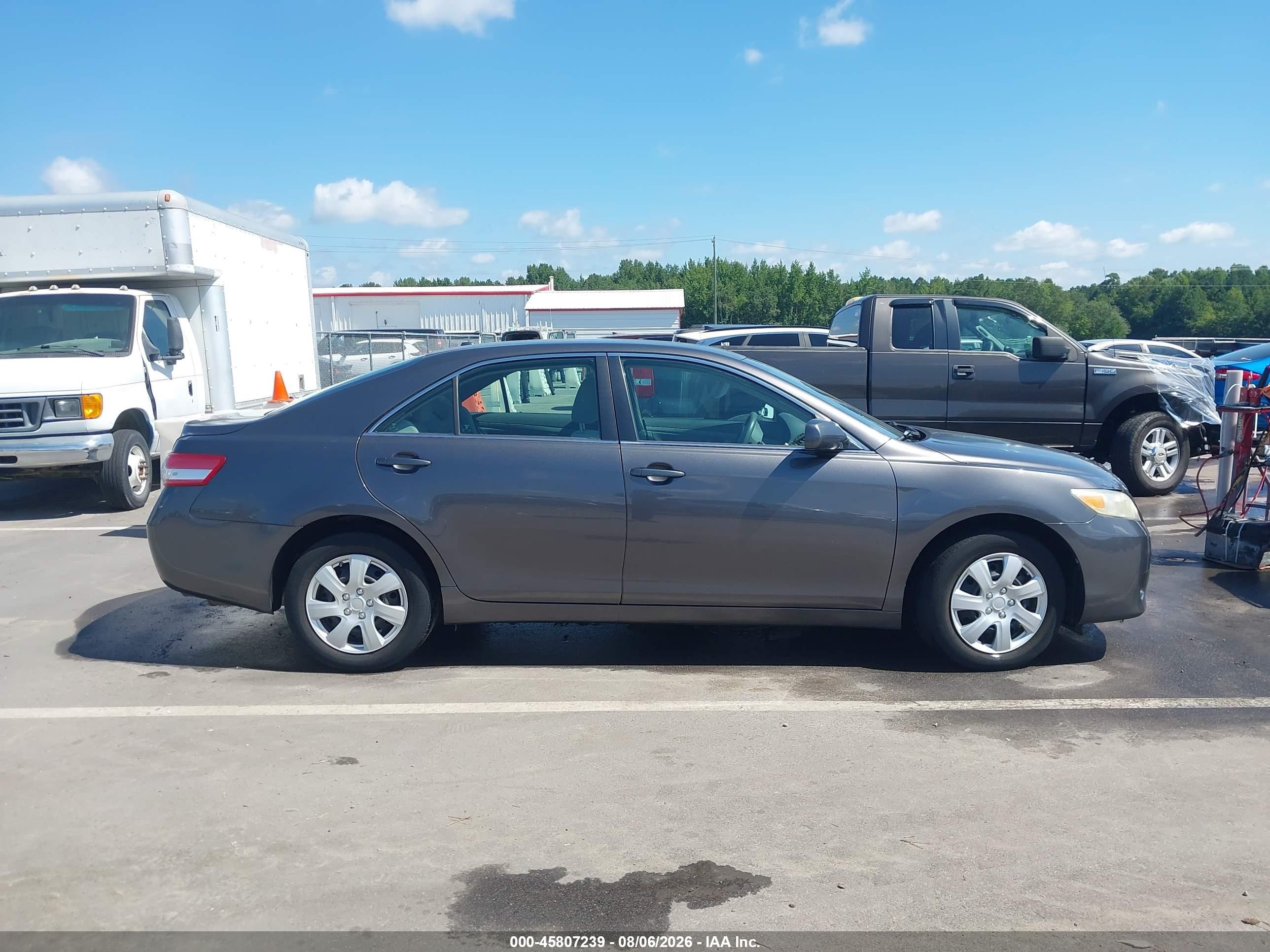 2011 Toyota Camry Le Gray vin: 4T4BF3EK9BR186525