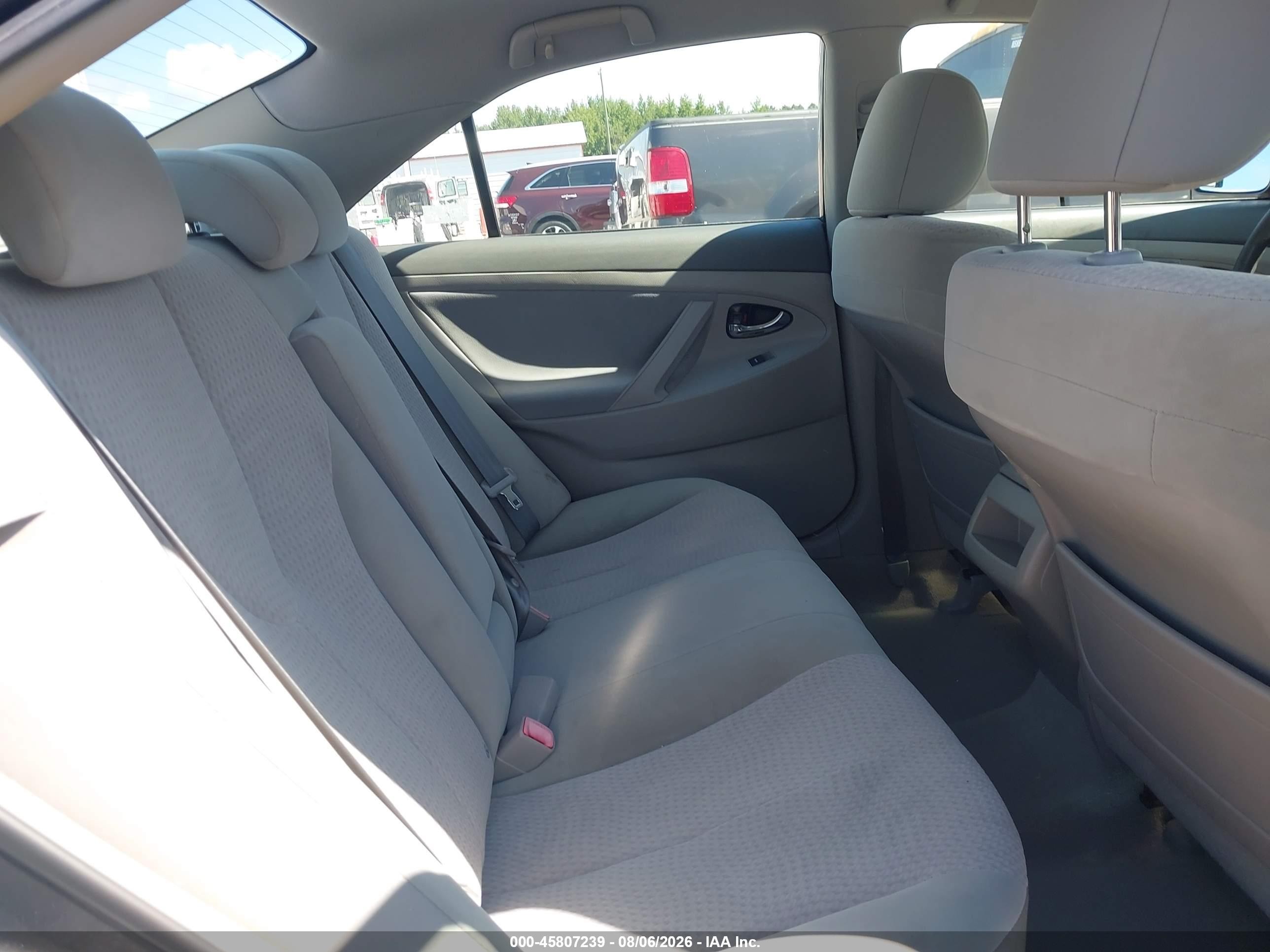 2011 Toyota Camry Le Gray vin: 4T4BF3EK9BR186525