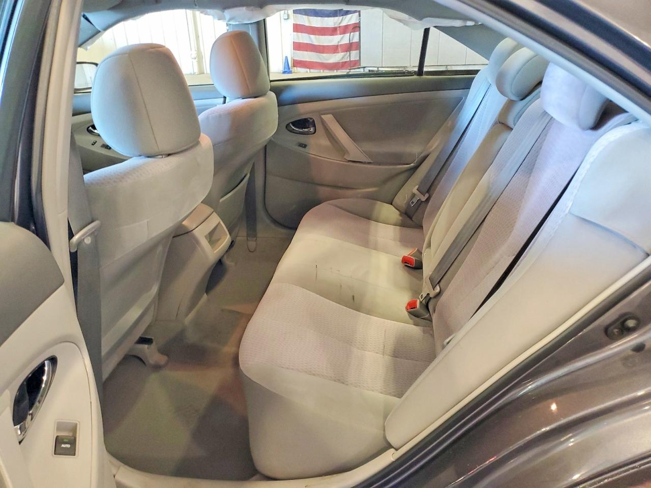 2011 Toyota Camry Le Gray vin: 4T4BF3EK9BR201461