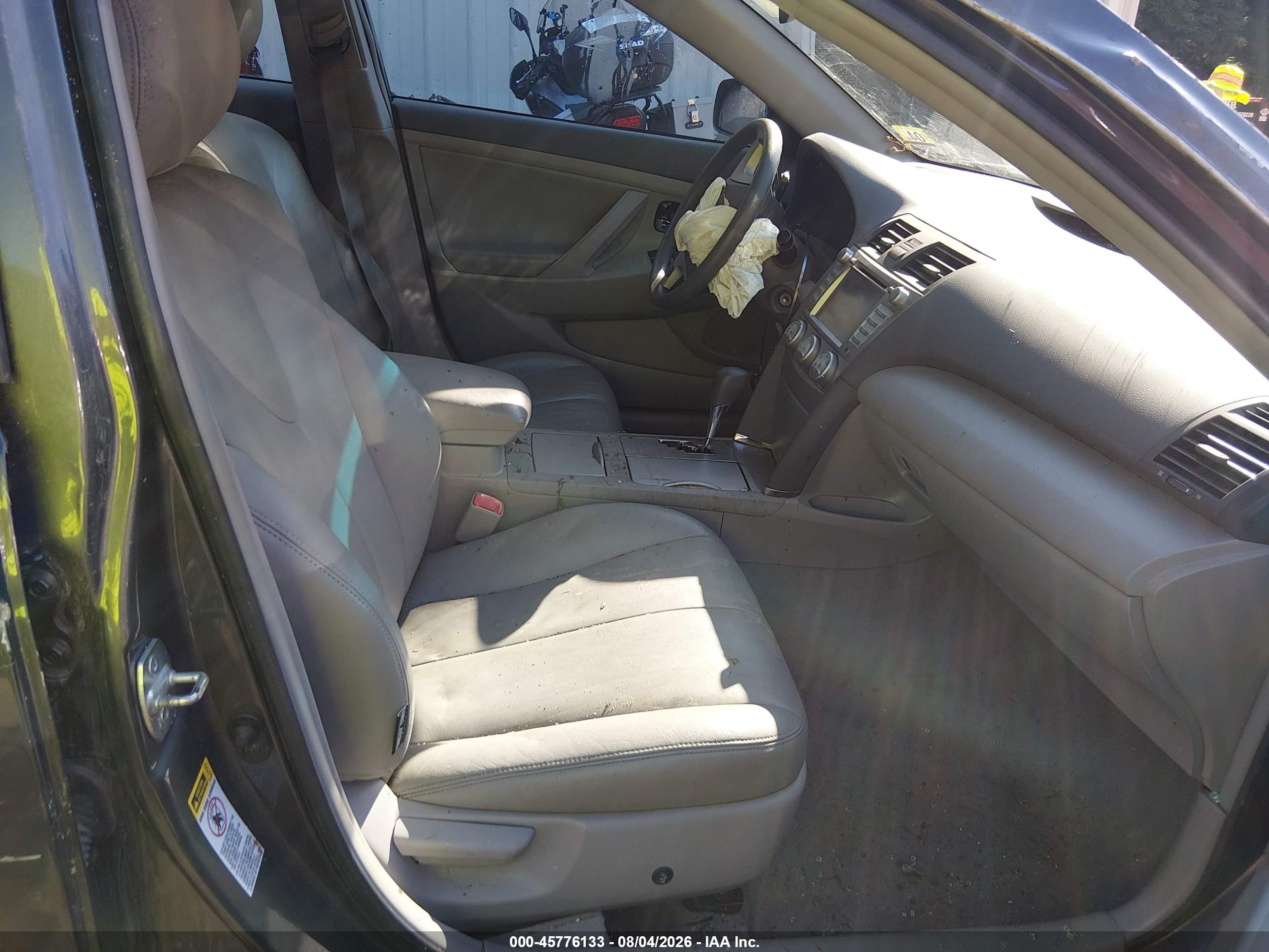 2011 Toyota Camry Le Gray vin: 4T4BF3EK9BR202366