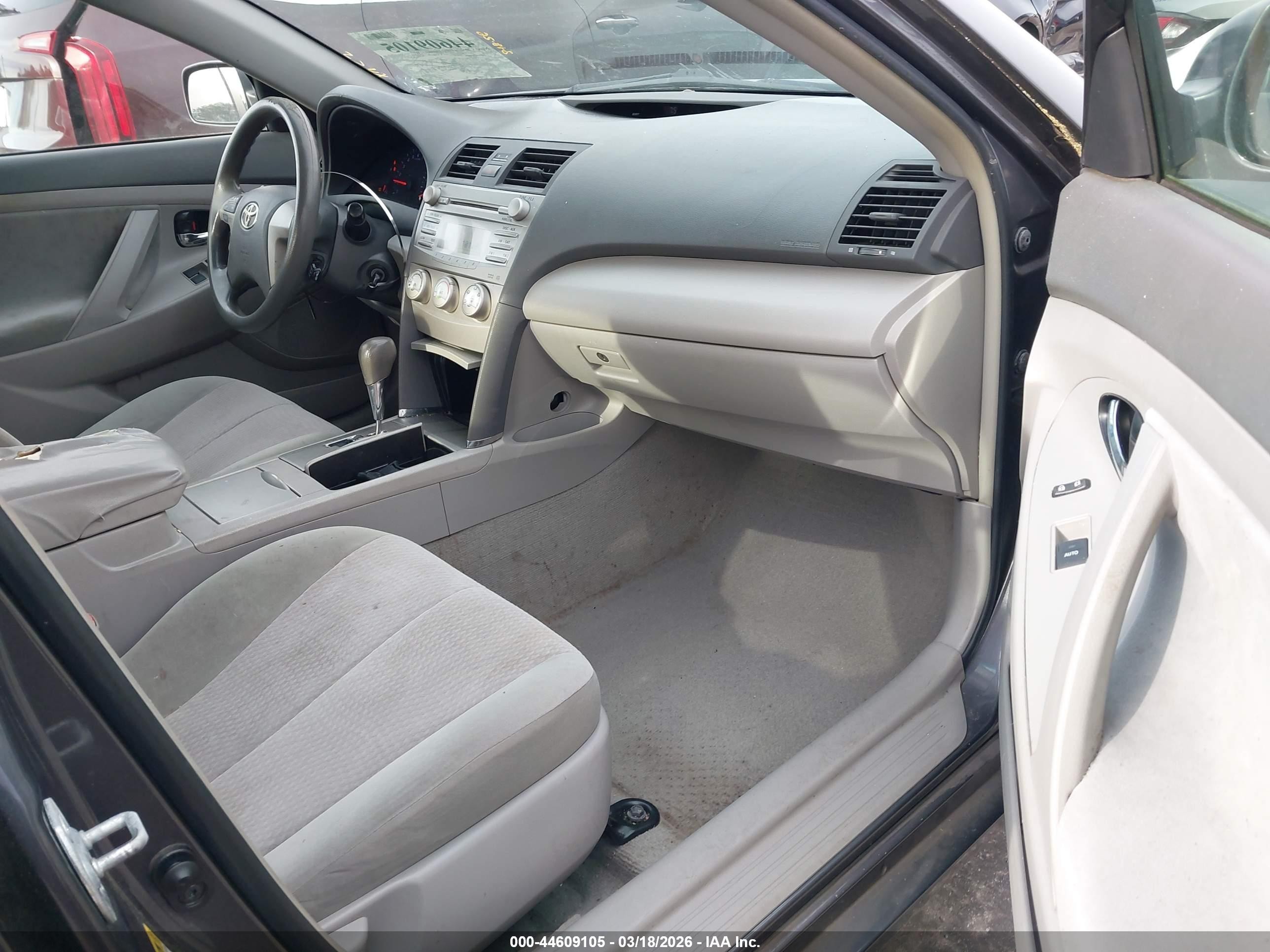 2011 Toyota Camry Le Gray vin: 4T4BF3EK9BR210970