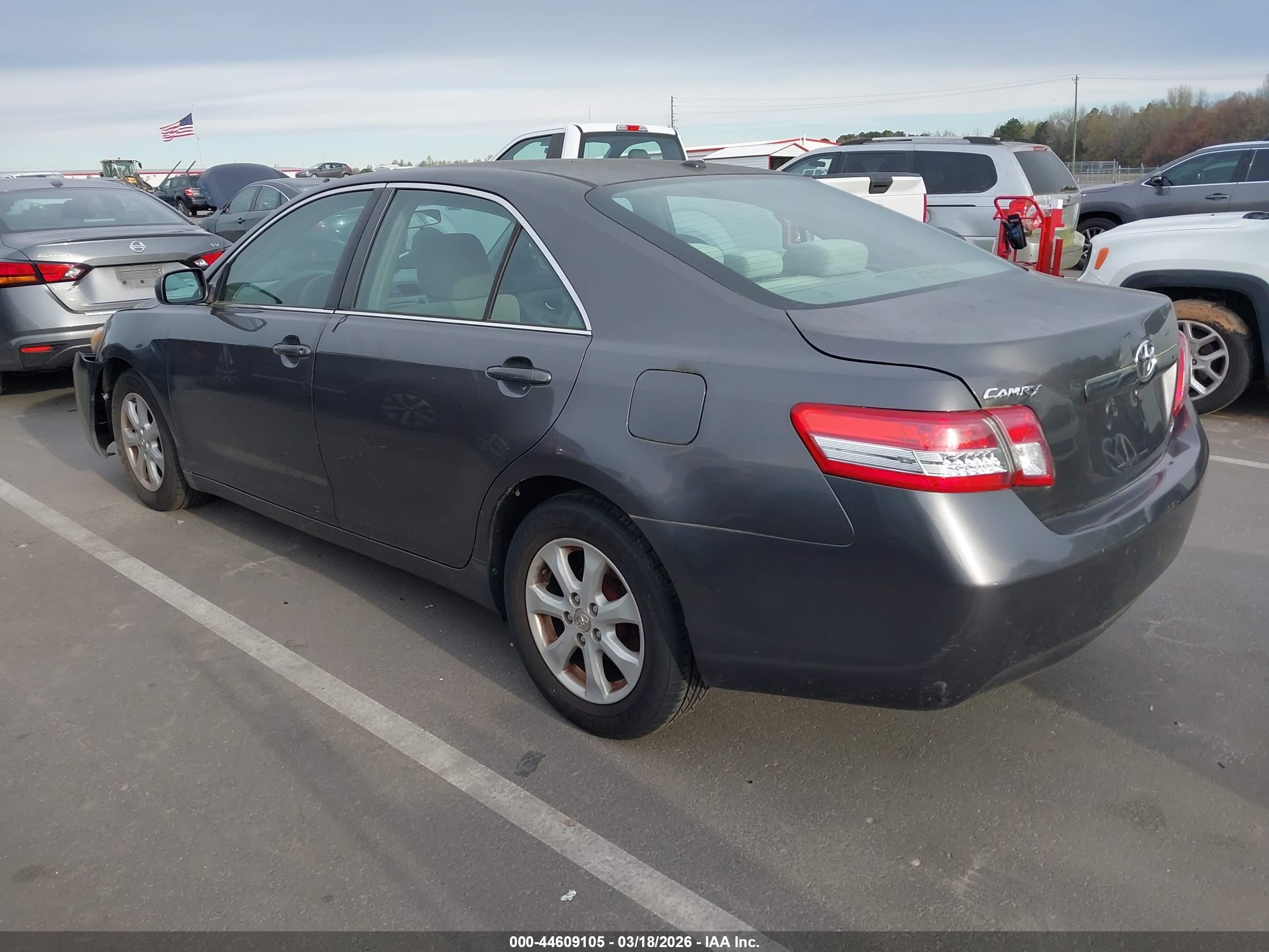 2011 Toyota Camry Le Gray vin: 4T4BF3EK9BR210970