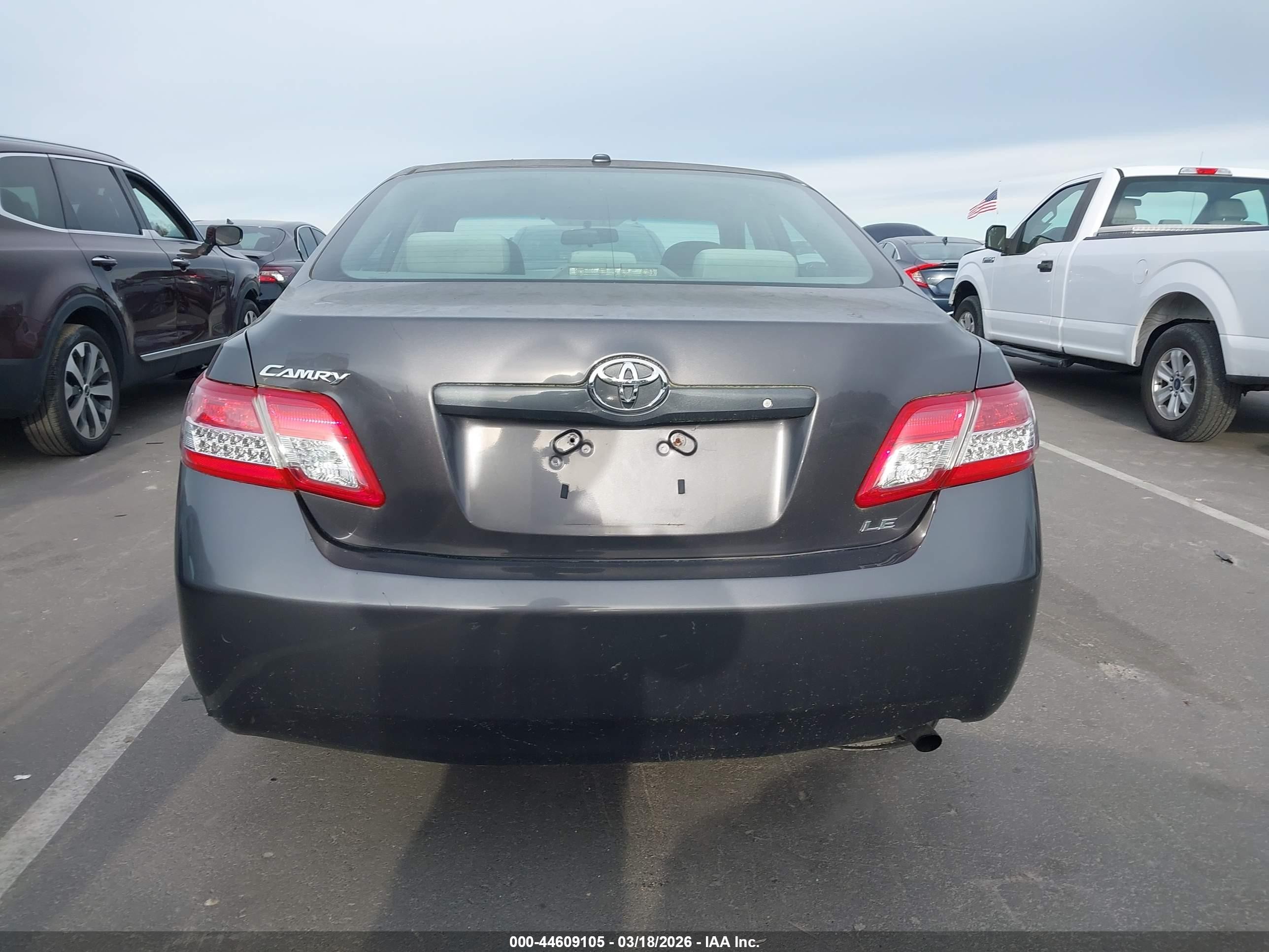 2011 Toyota Camry Le Gray vin: 4T4BF3EK9BR210970