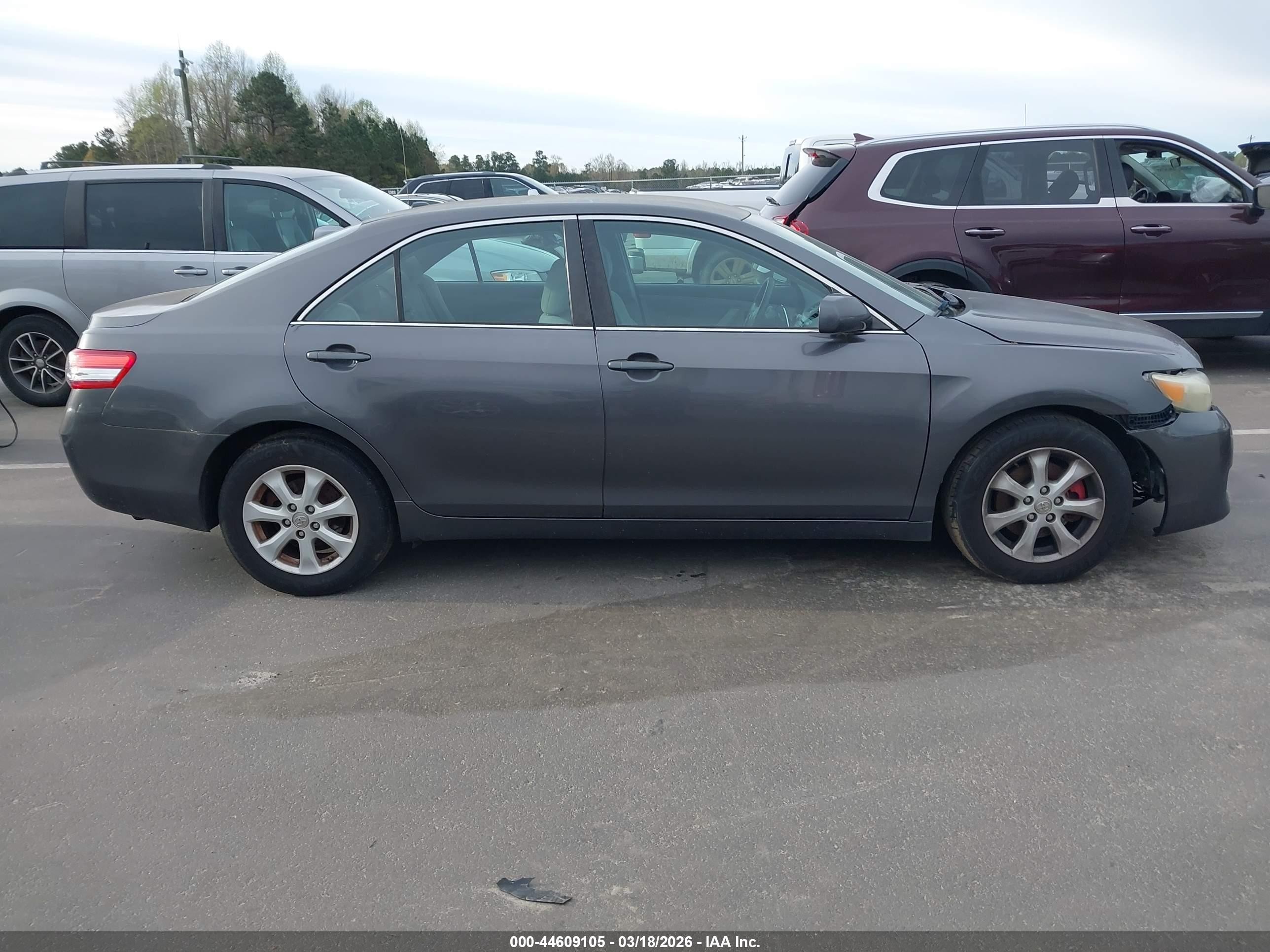 2011 Toyota Camry Le Gray vin: 4T4BF3EK9BR210970