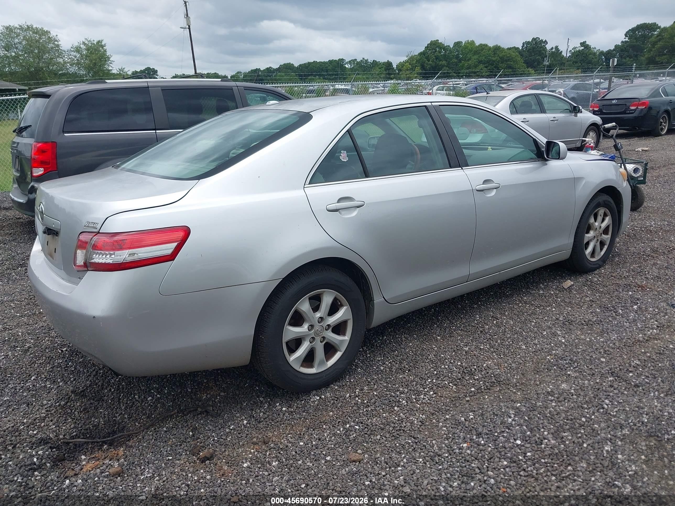 2011 Toyota Camry Le Silver vin: 4T4BF3EK9BR213948