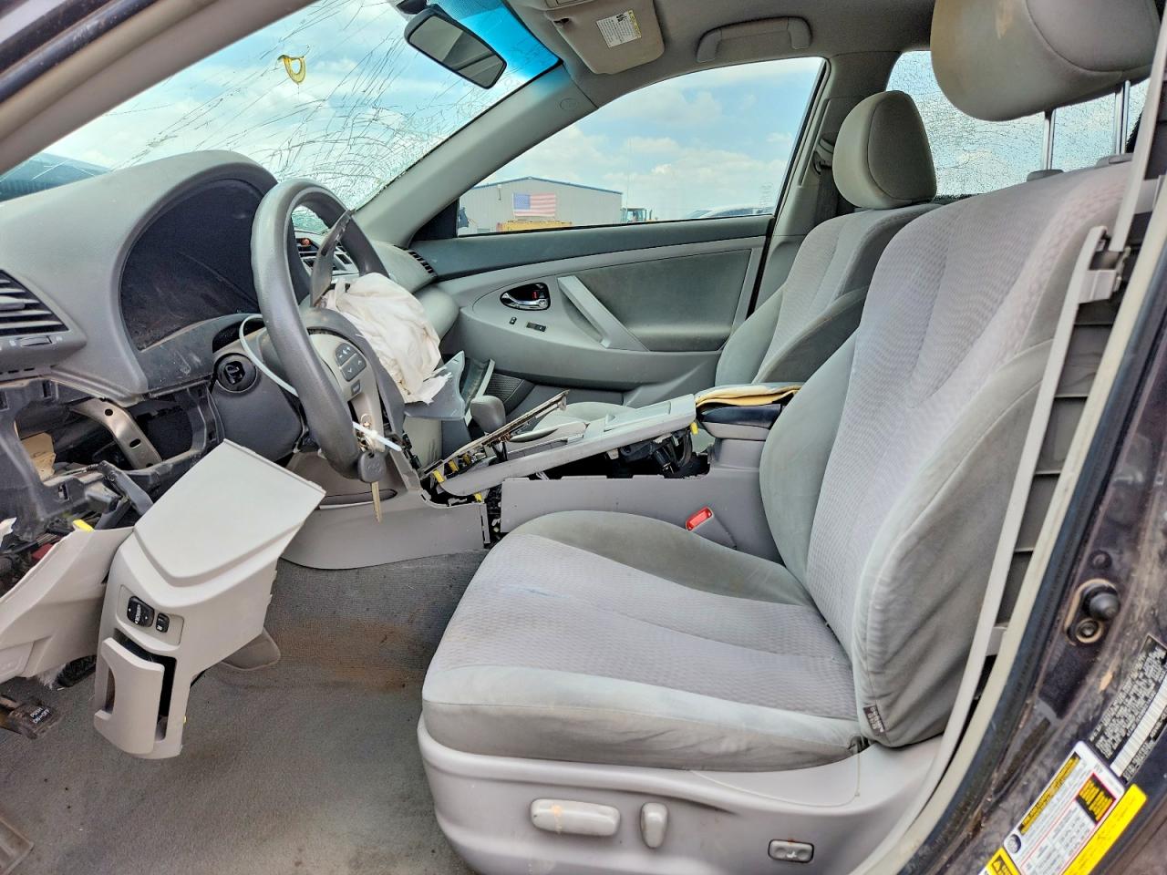 2011 Toyota Camry Le Silver vin: 4T4BF3EK9BR214582