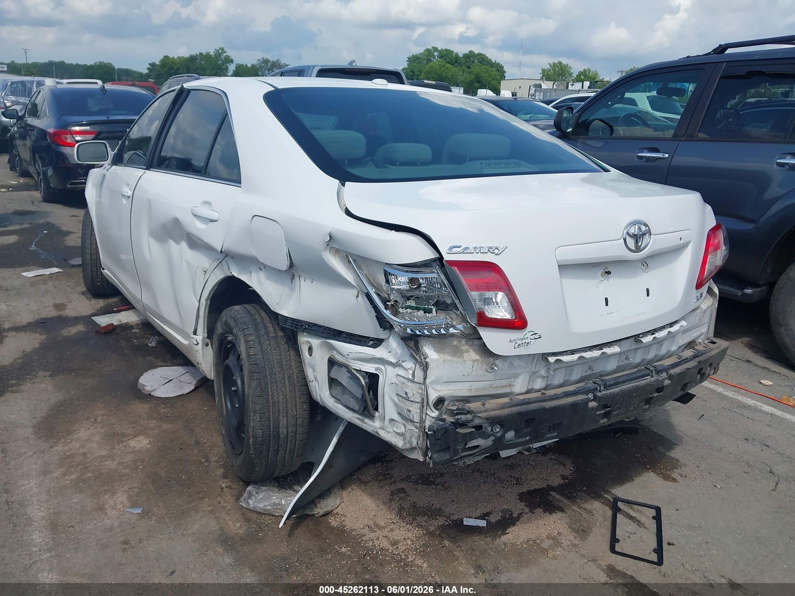 2011 Toyota Camry Le Белый vin: 4T4BF3EK9BR216610
