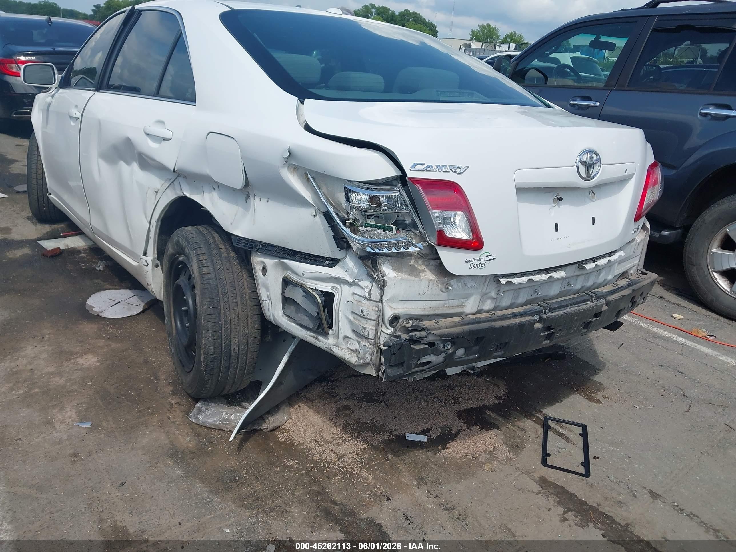 2011 Toyota Camry Le Белый vin: 4T4BF3EK9BR216610