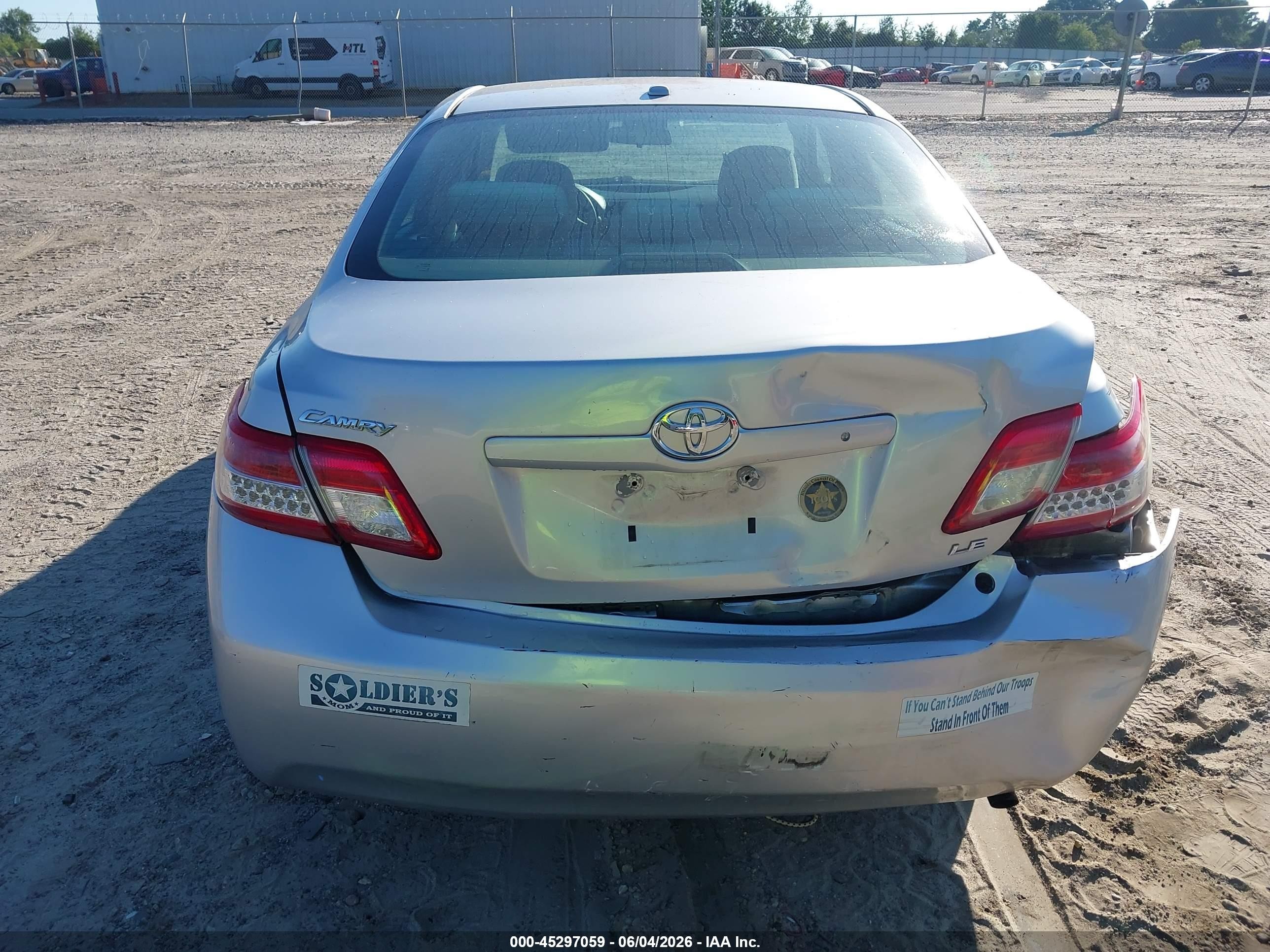 2010 Toyota Camry Le Silver vin: 4T4BF3EKXAR002577