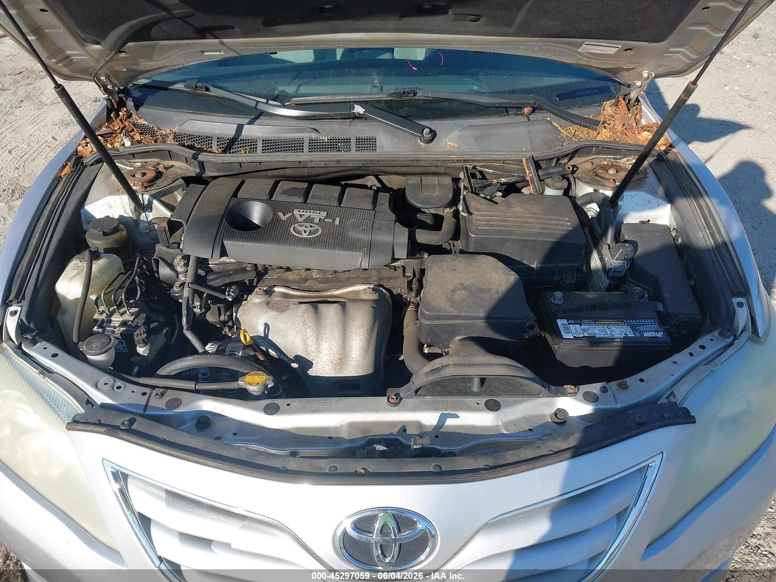 2010 Toyota Camry Le Silver vin: 4T4BF3EKXAR002577