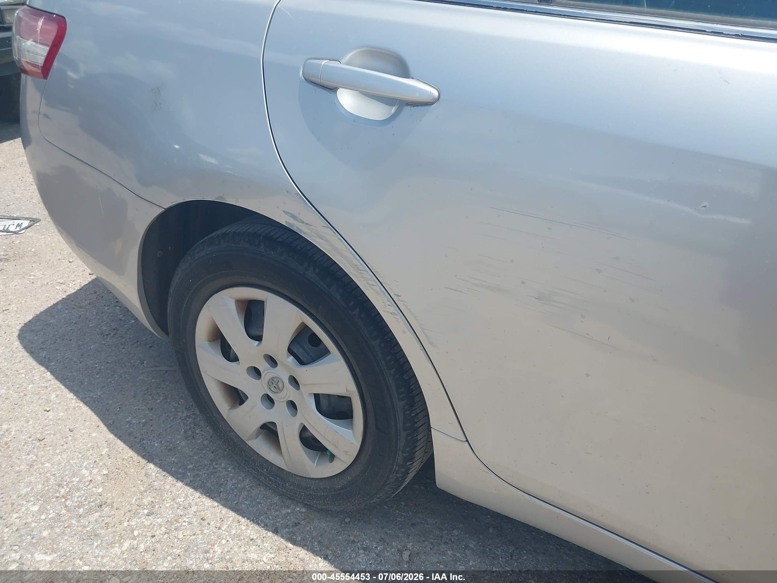2010 Toyota Camry Le Silver vin: 4T4BF3EKXAR003941