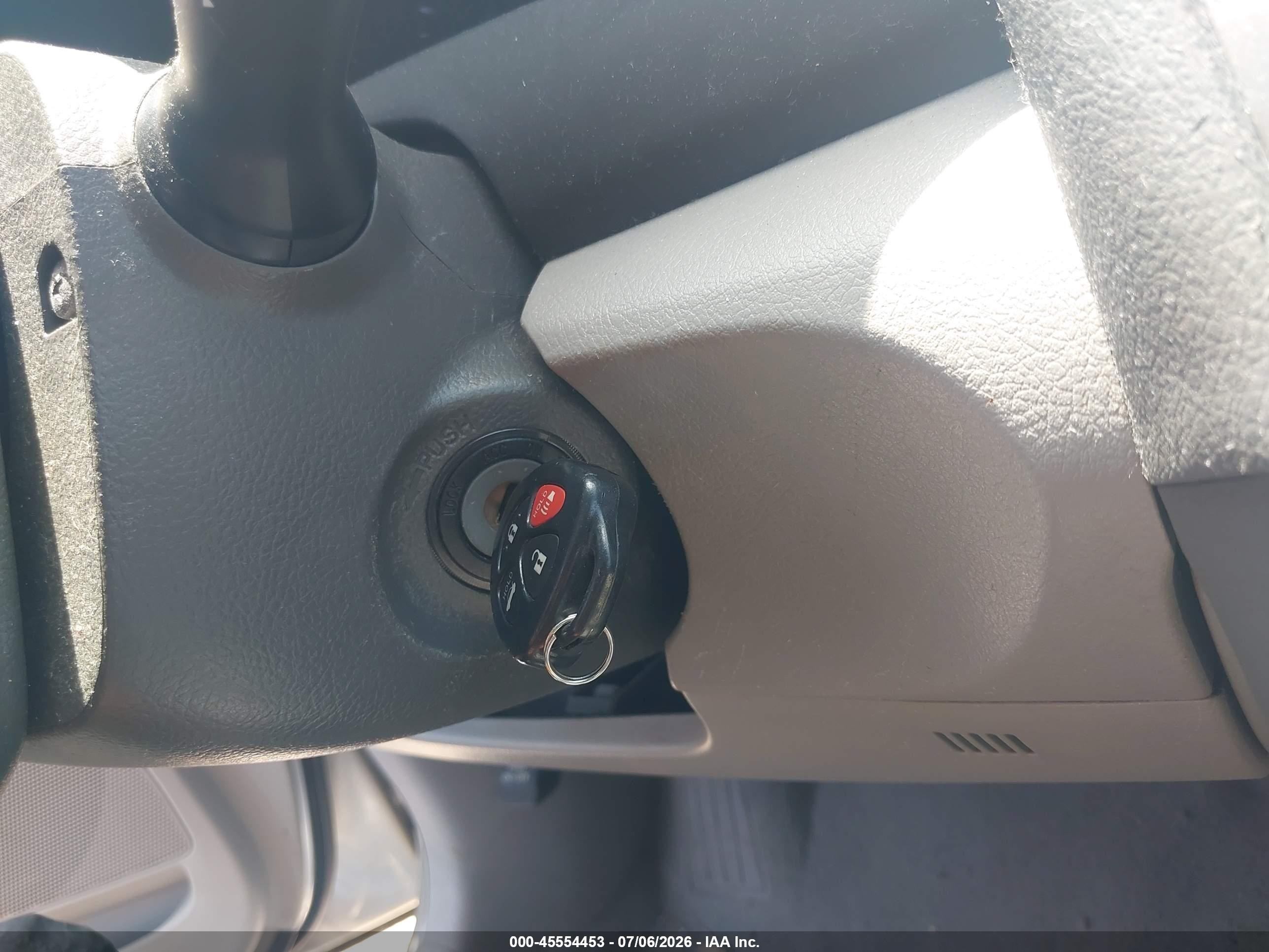 2010 Toyota Camry Le Silver vin: 4T4BF3EKXAR003941