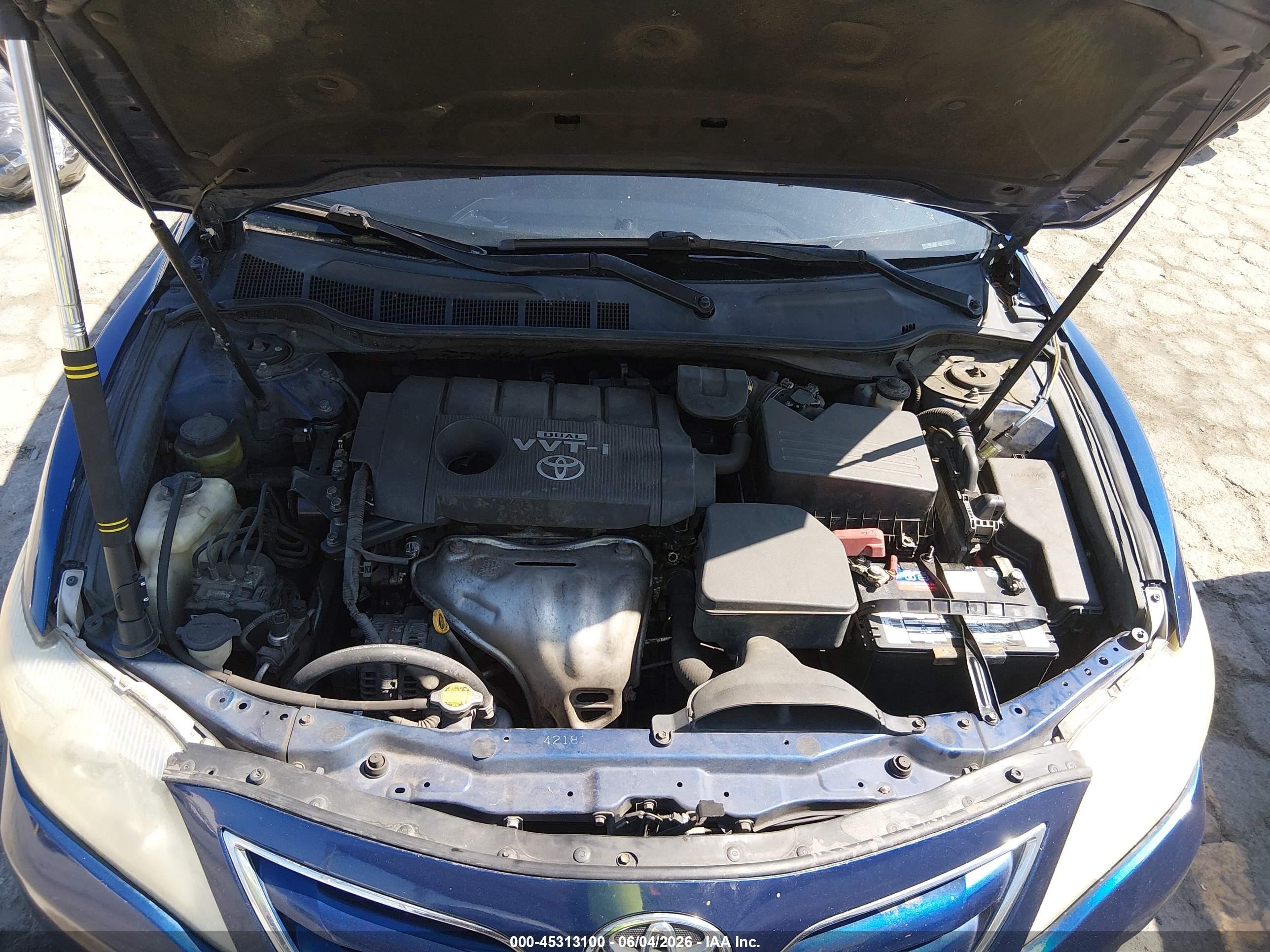 2010 Toyota Camry Le Blue vin: 4T4BF3EKXAR004166