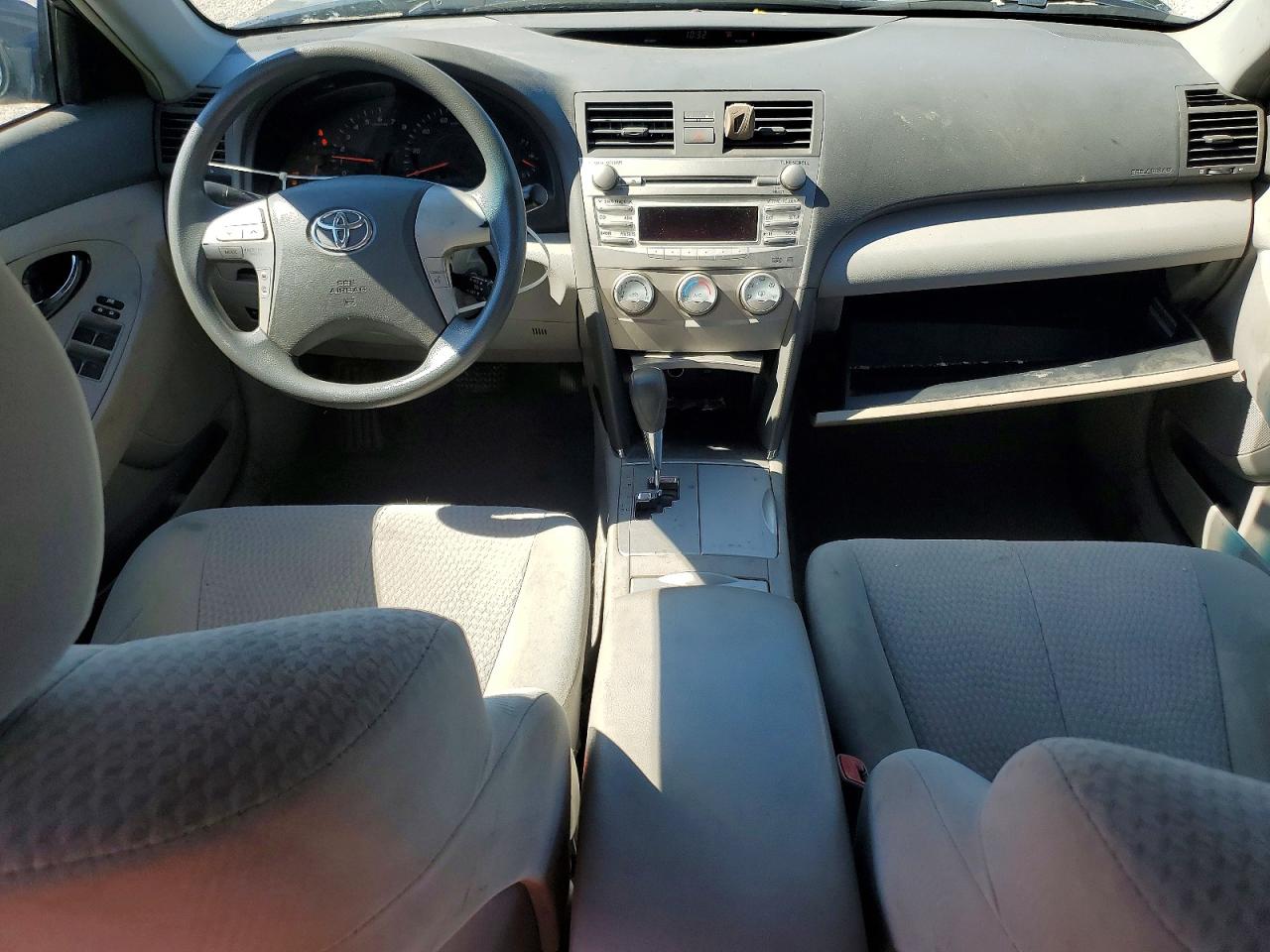 2010 Toyota Camry Le Gray vin: 4T4BF3EKXAR012042