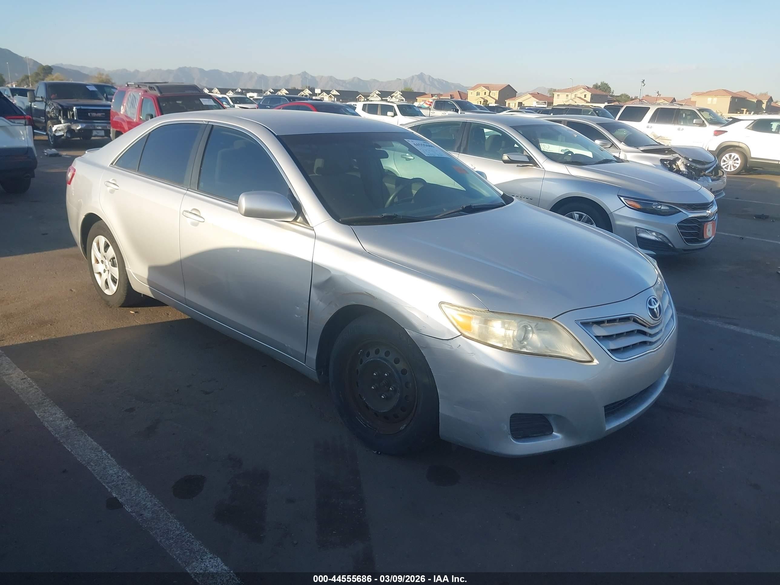 2010 Toyota Camry Le Silver vin: 4T4BF3EKXAR014860