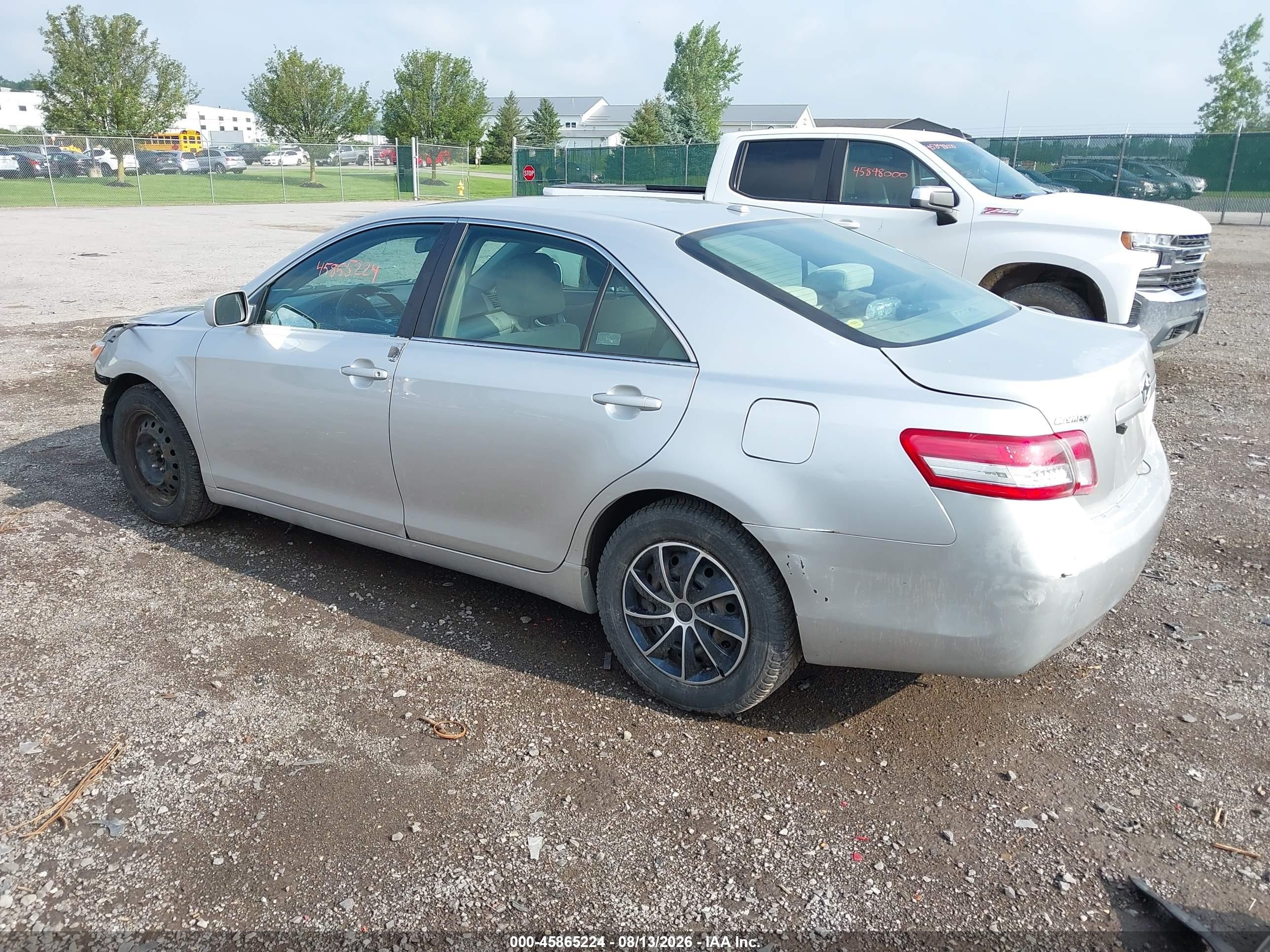 2010 Toyota Camry Le Silver vin: 4T4BF3EKXAR018469