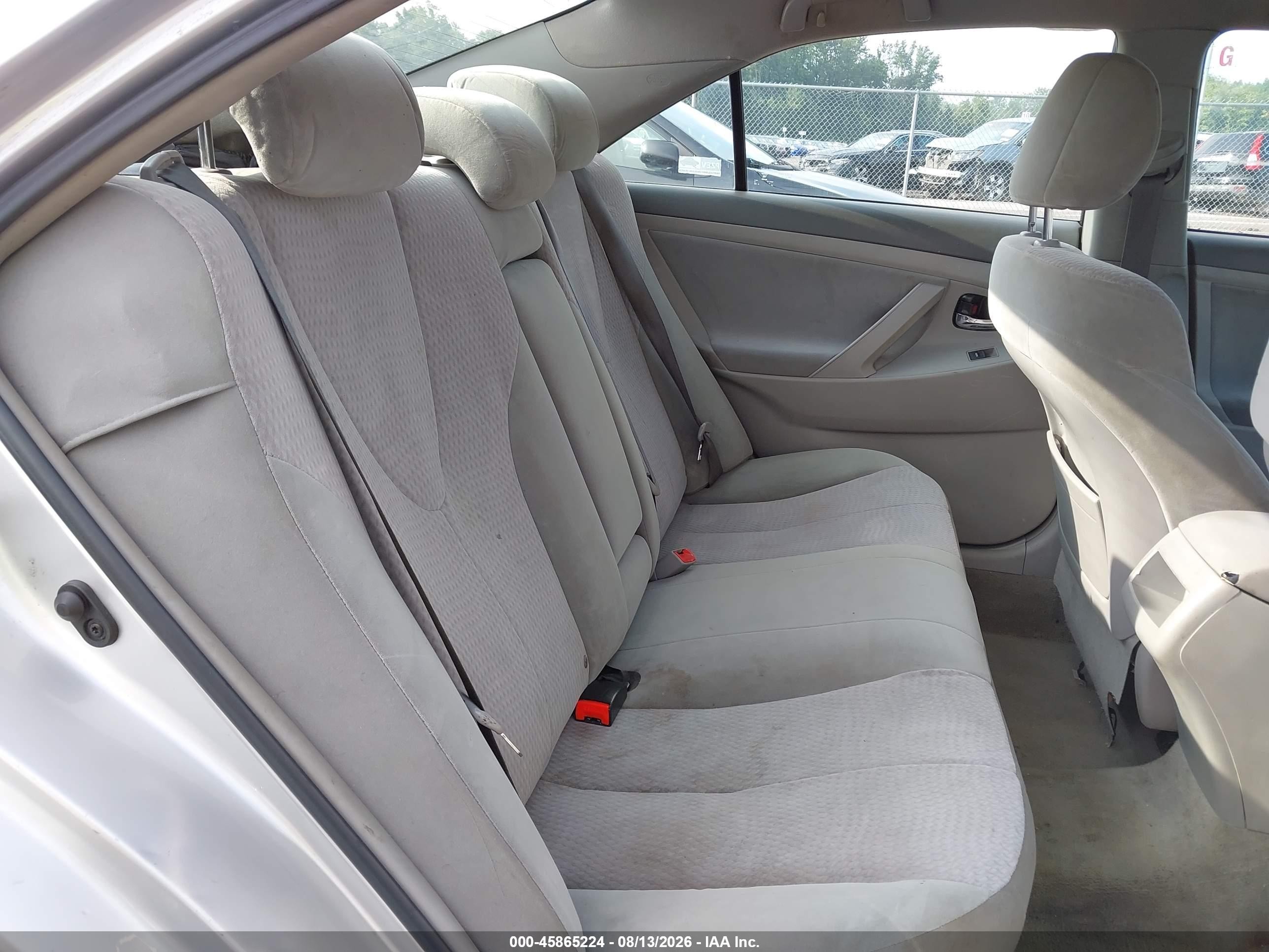 2010 Toyota Camry Le Silver vin: 4T4BF3EKXAR018469