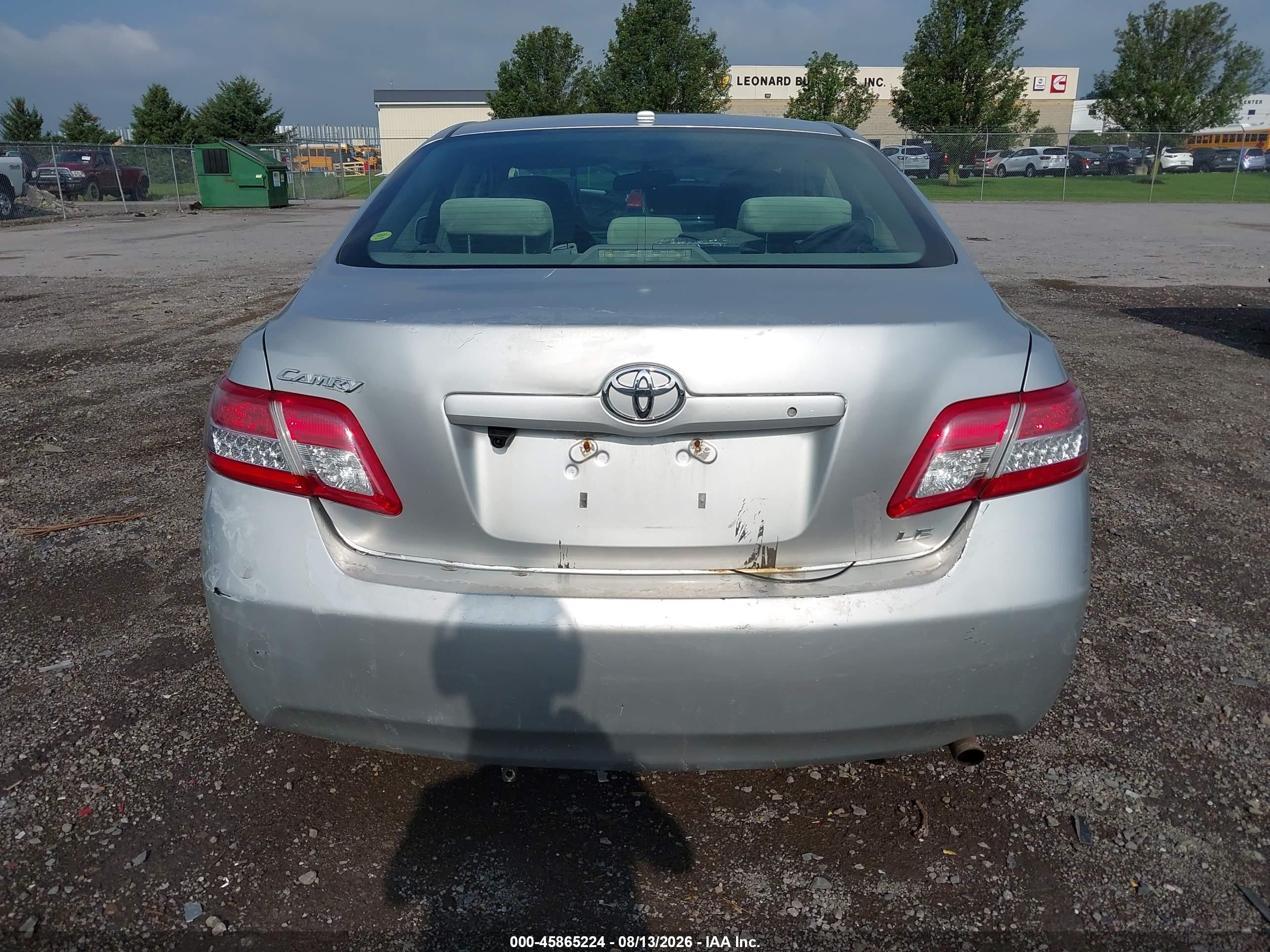 2010 Toyota Camry Le Silver vin: 4T4BF3EKXAR018469