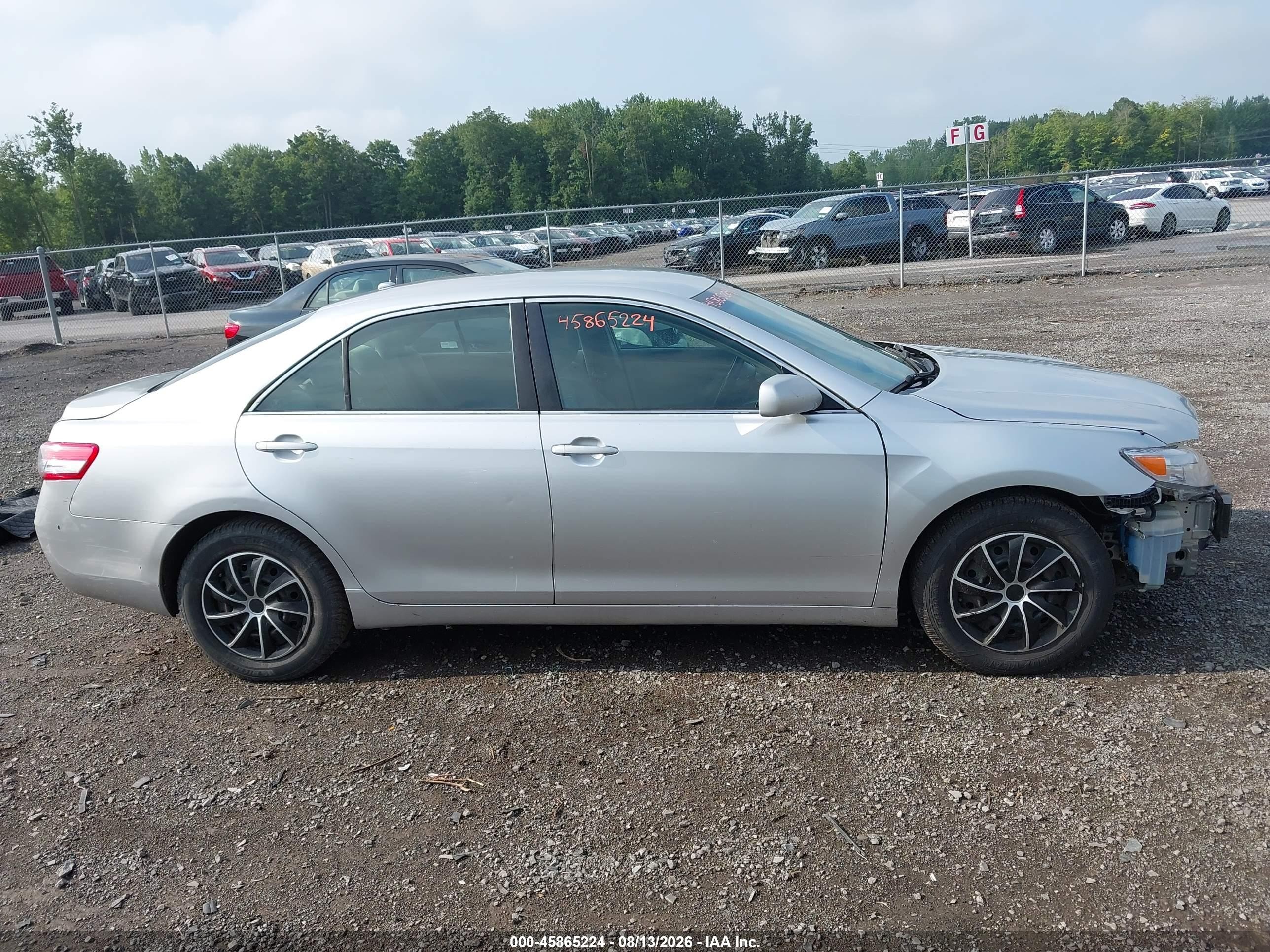 2010 Toyota Camry Le Silver vin: 4T4BF3EKXAR018469