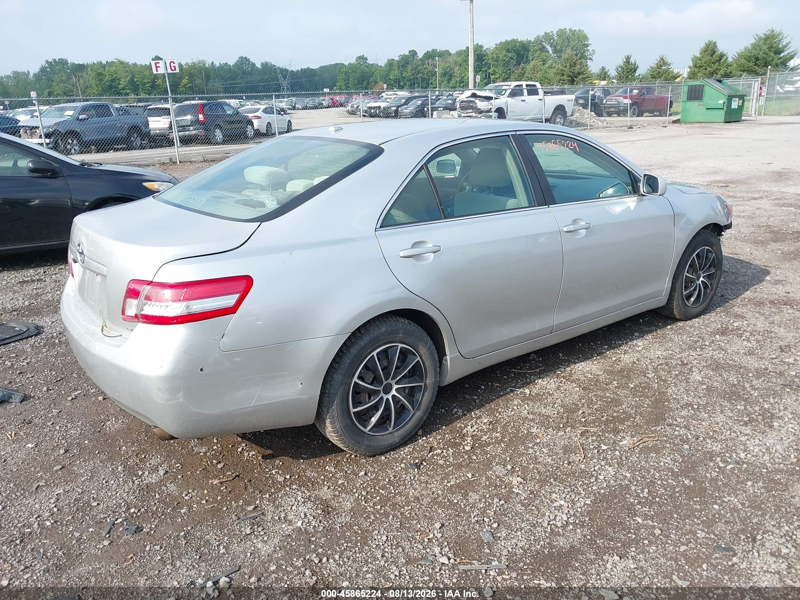 2010 Toyota Camry Le Silver vin: 4T4BF3EKXAR018469