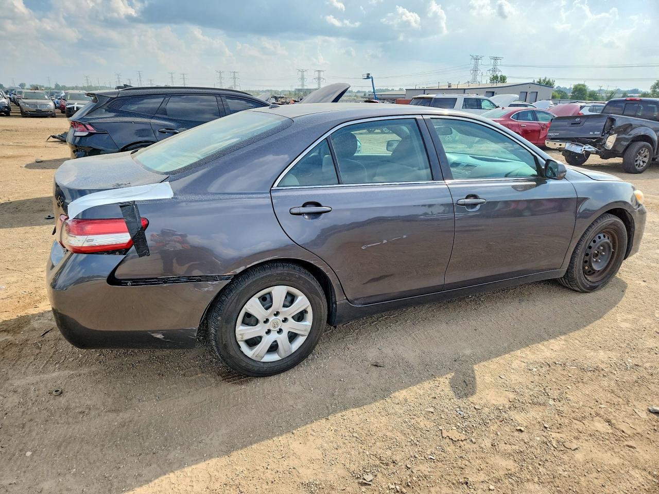 2010 Toyota Camry Le Gray vin: 4T4BF3EKXAR023641